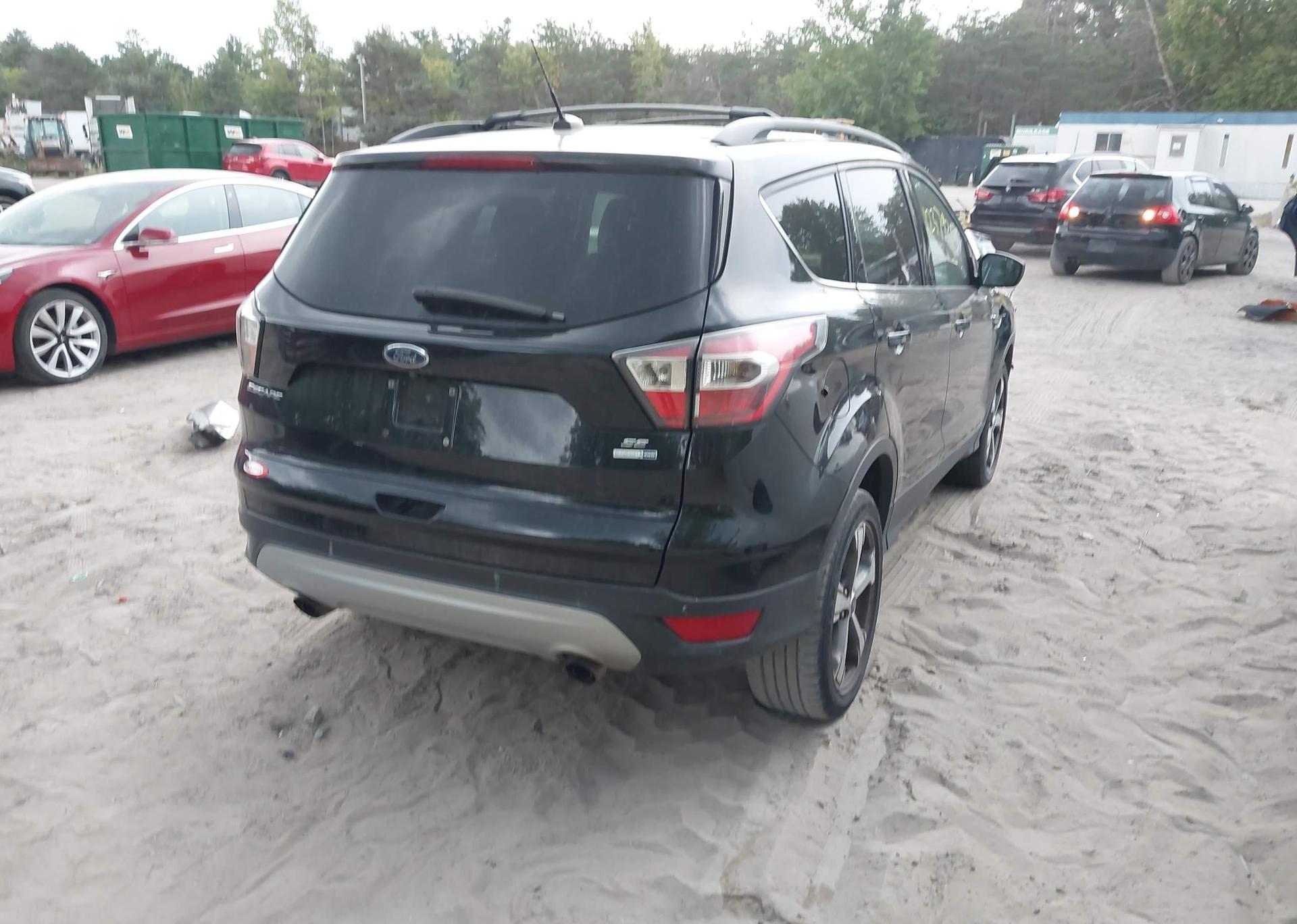 2017 FORD ESCAPE SE