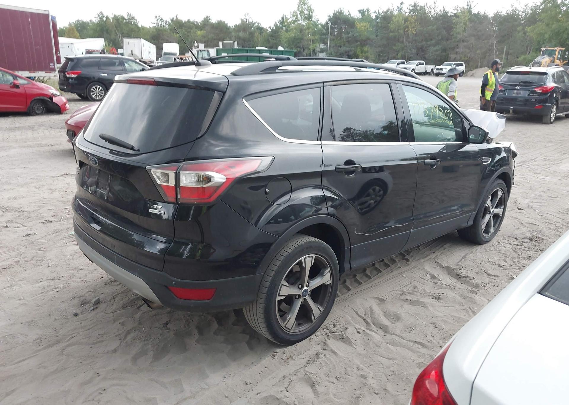 2017 FORD ESCAPE SE