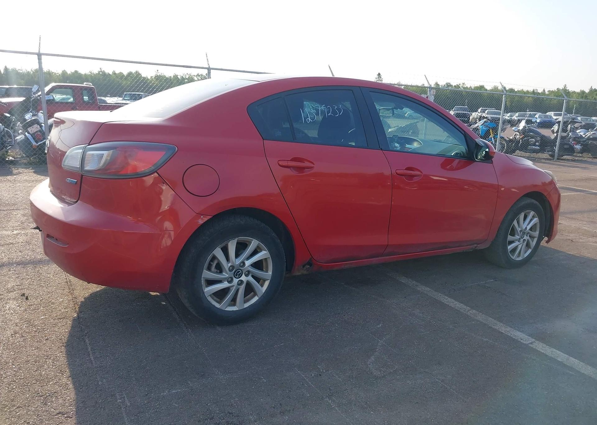 2013 MAZDA MAZDA3 GS-SKY
