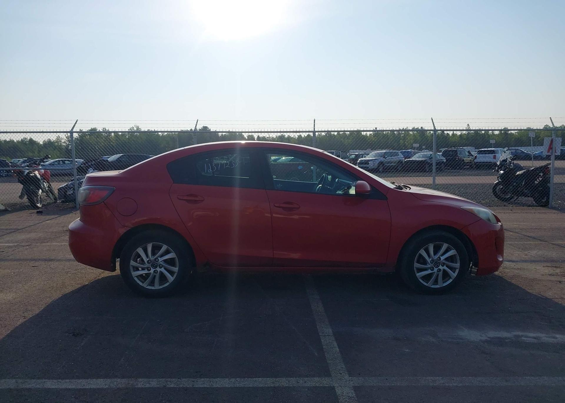 2013 MAZDA MAZDA3 GS-SKY