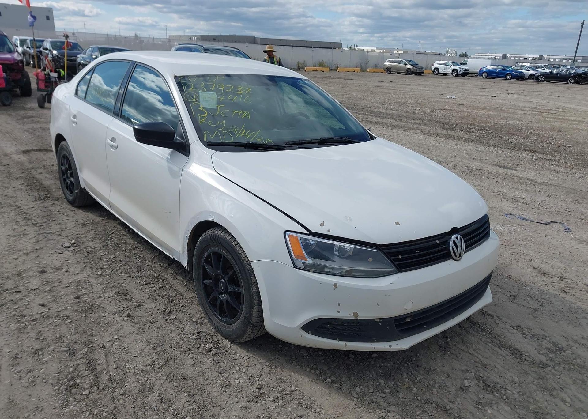 2013 VOLKSWAGEN JETTA 2.0L TRENDLINE