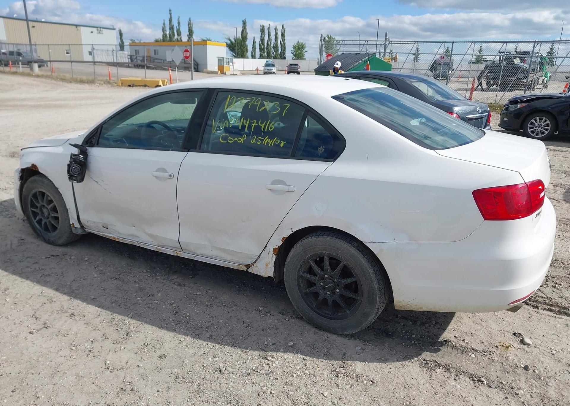 2013 VOLKSWAGEN JETTA 2.0L TRENDLINE