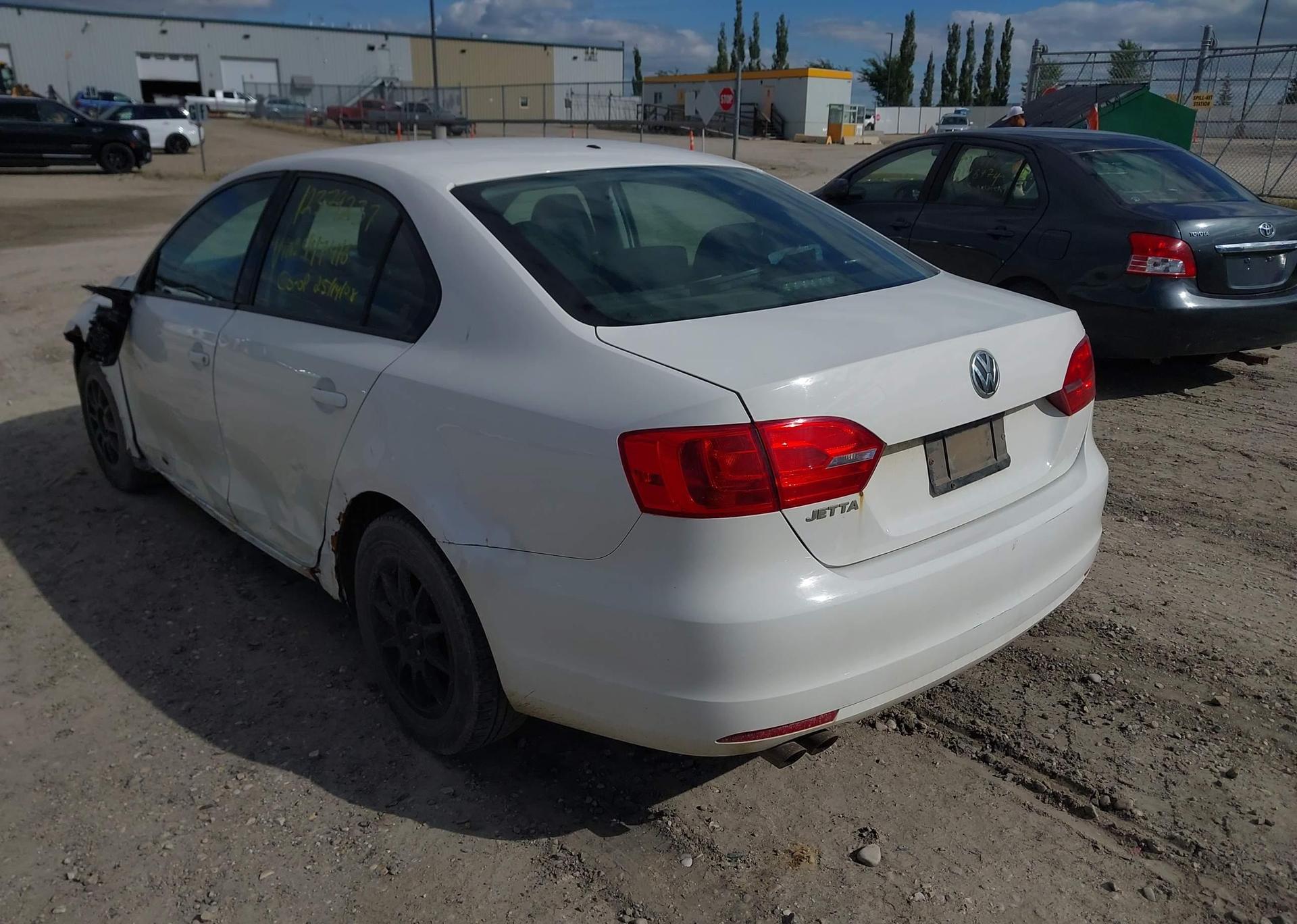 2013 VOLKSWAGEN JETTA 2.0L TRENDLINE