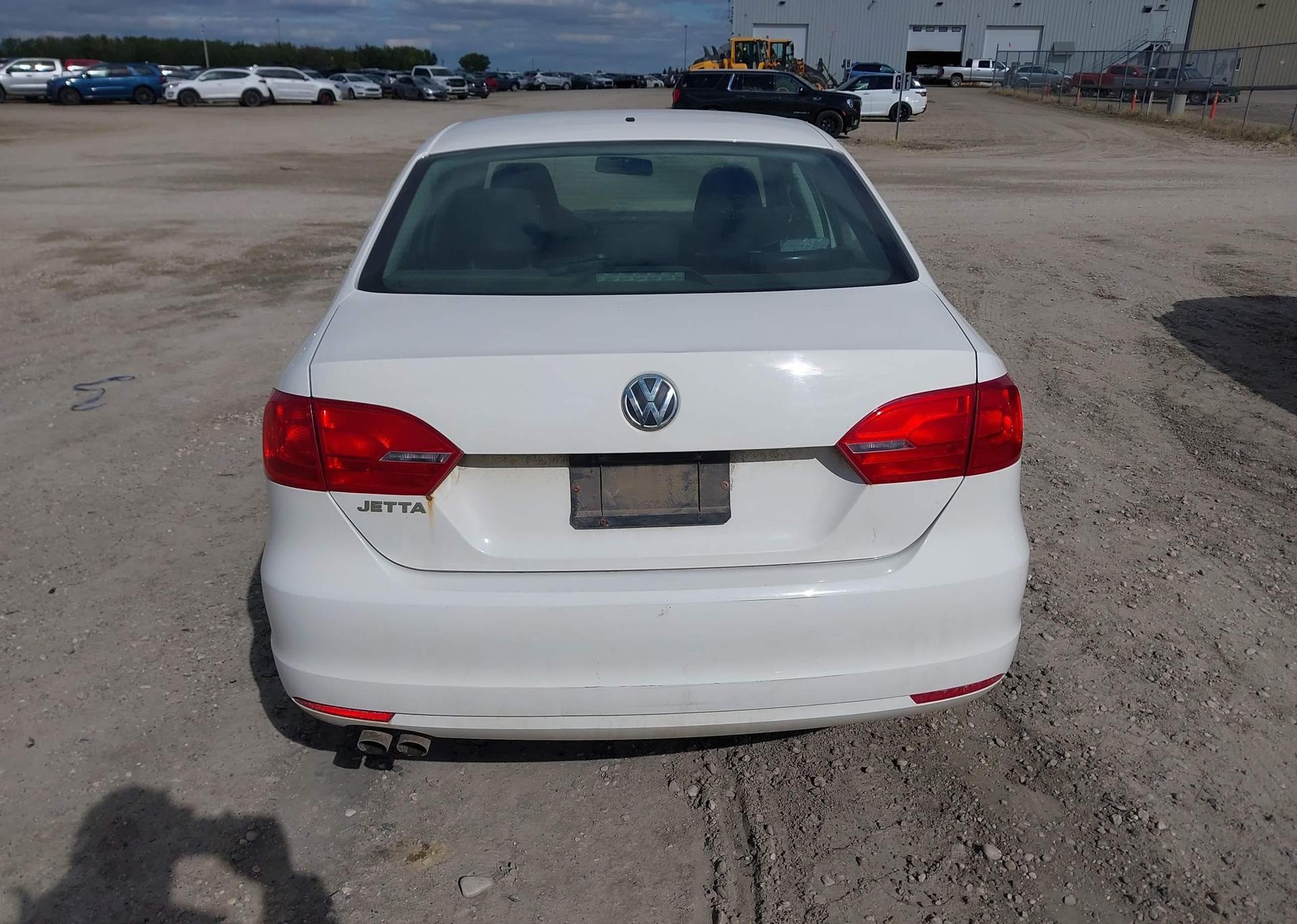 2013 VOLKSWAGEN JETTA 2.0L TRENDLINE