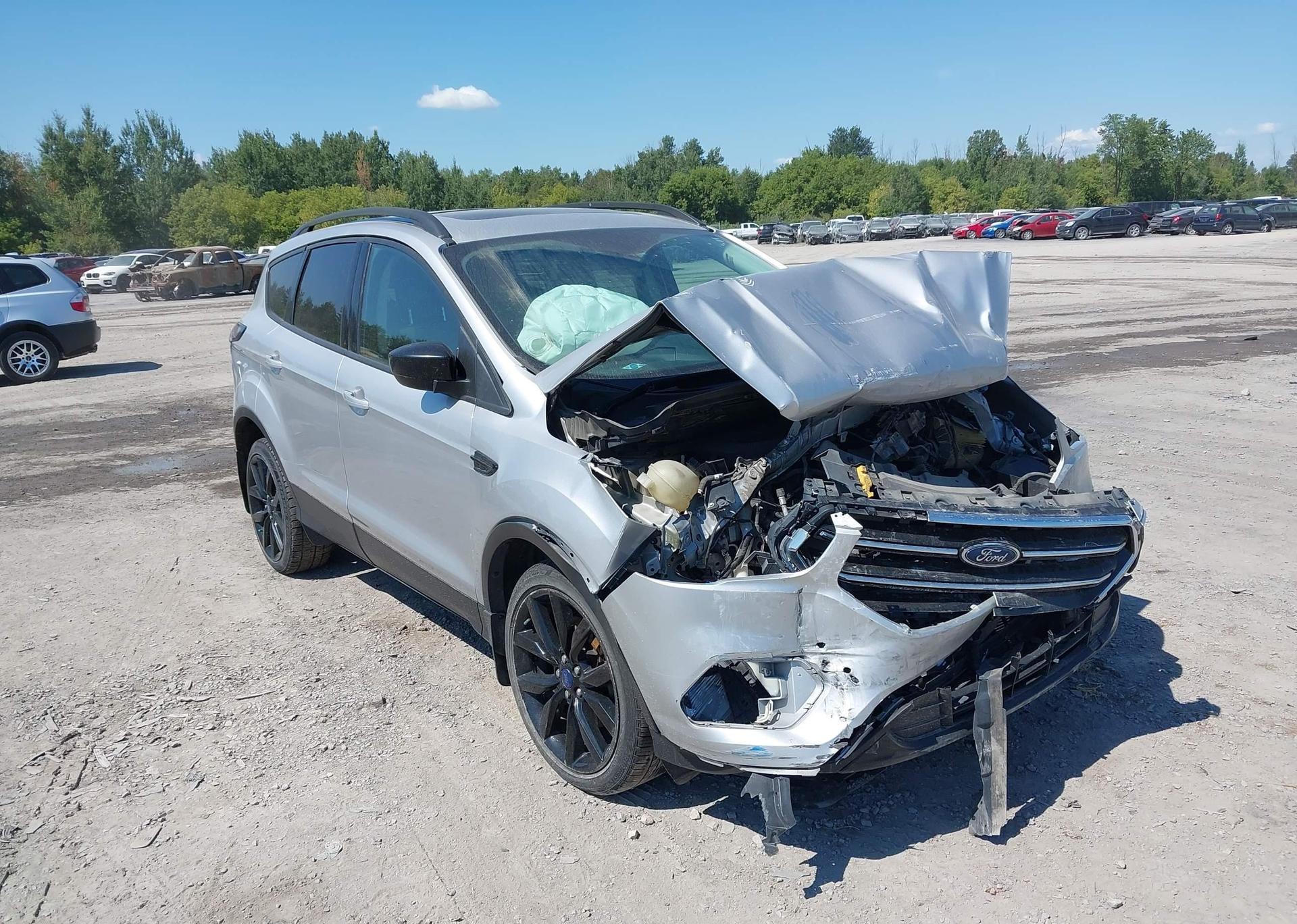2017 FORD ESCAPE SE
