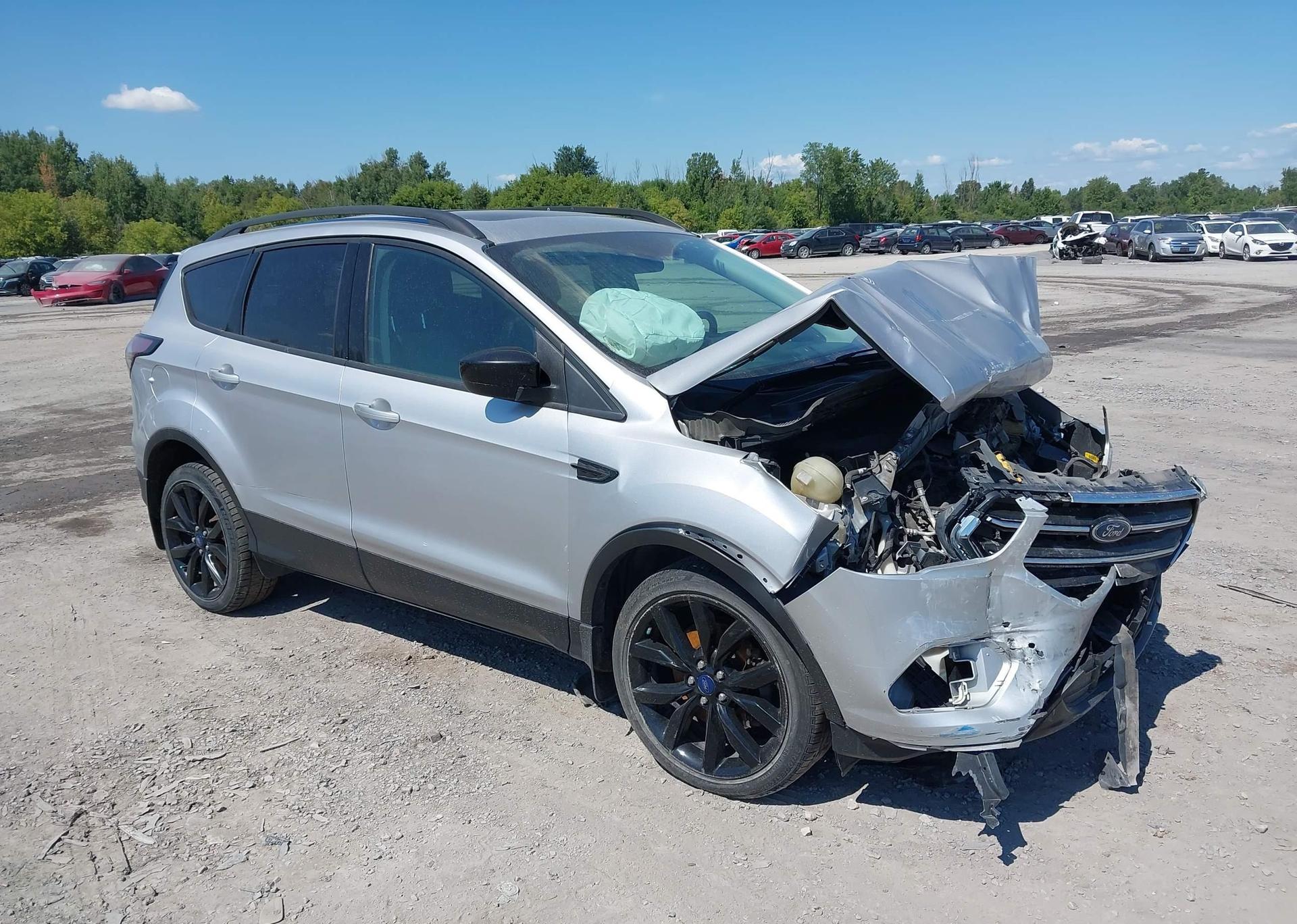 2017 FORD ESCAPE SE