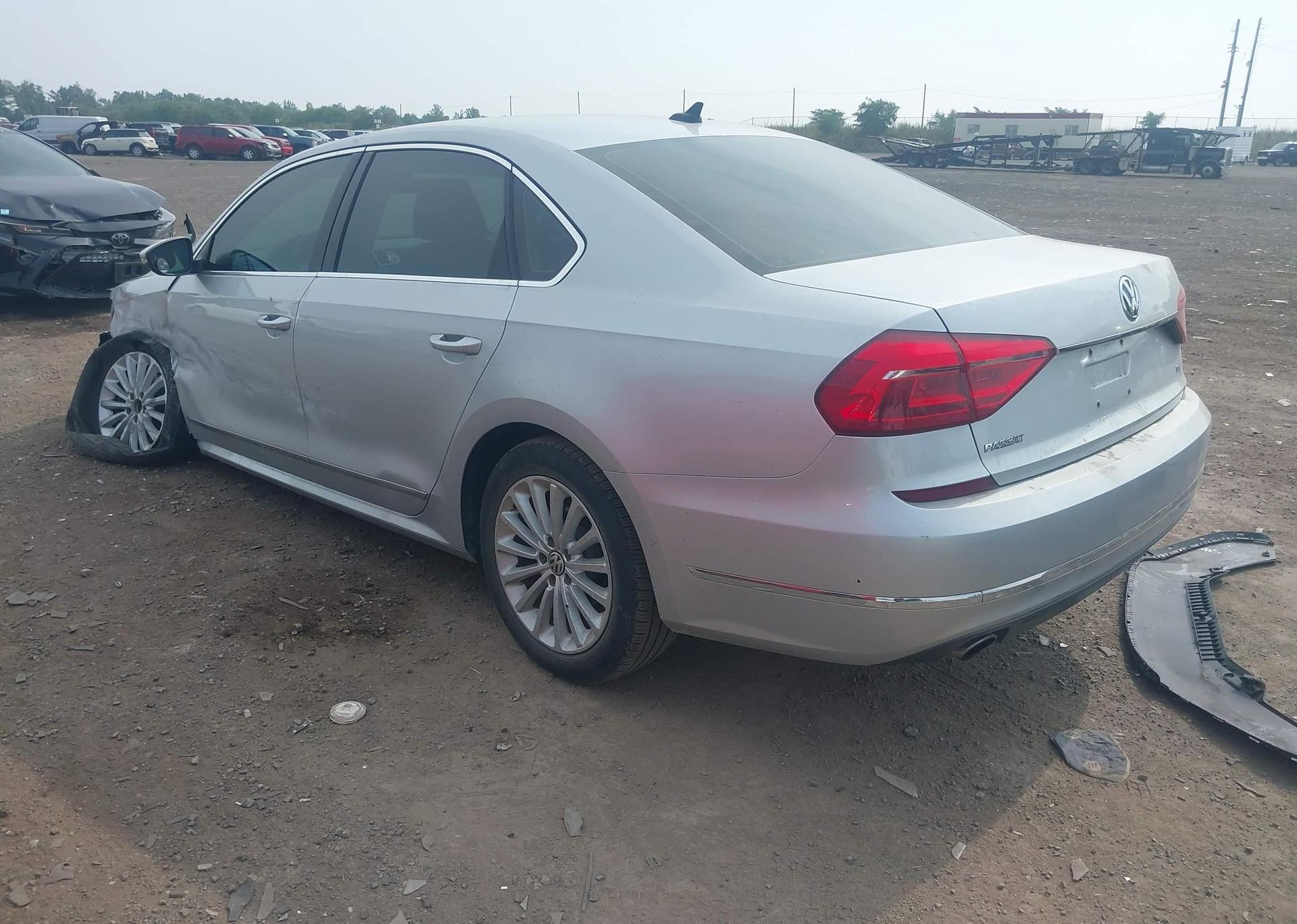 2016 VOLKSWAGEN PASSAT SE