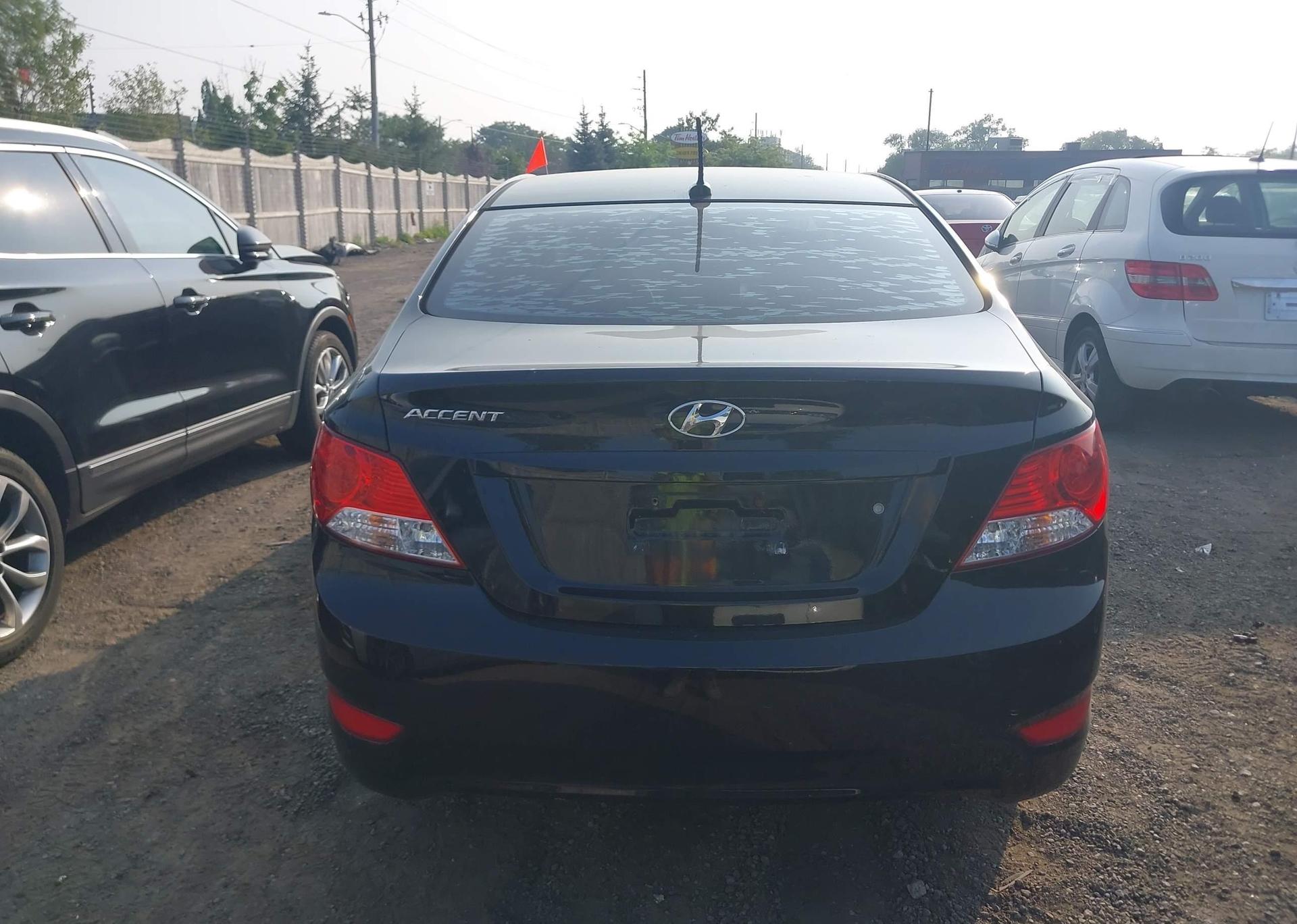 2012 HYUNDAI ACCENT GLS