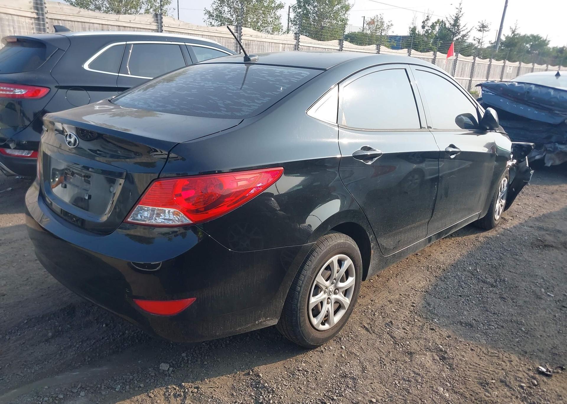 2012 HYUNDAI ACCENT GLS