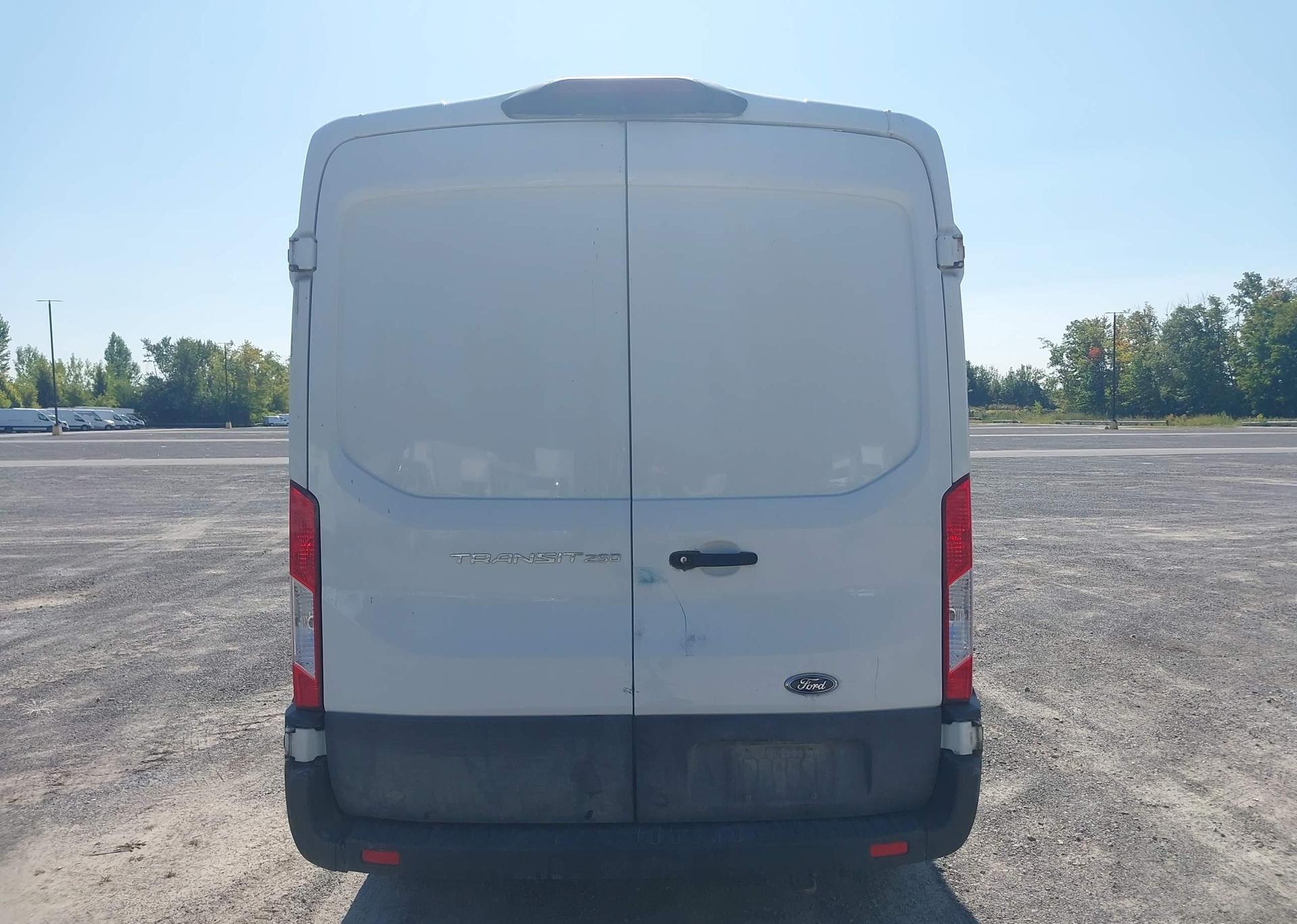 2021 FORD transit t-250