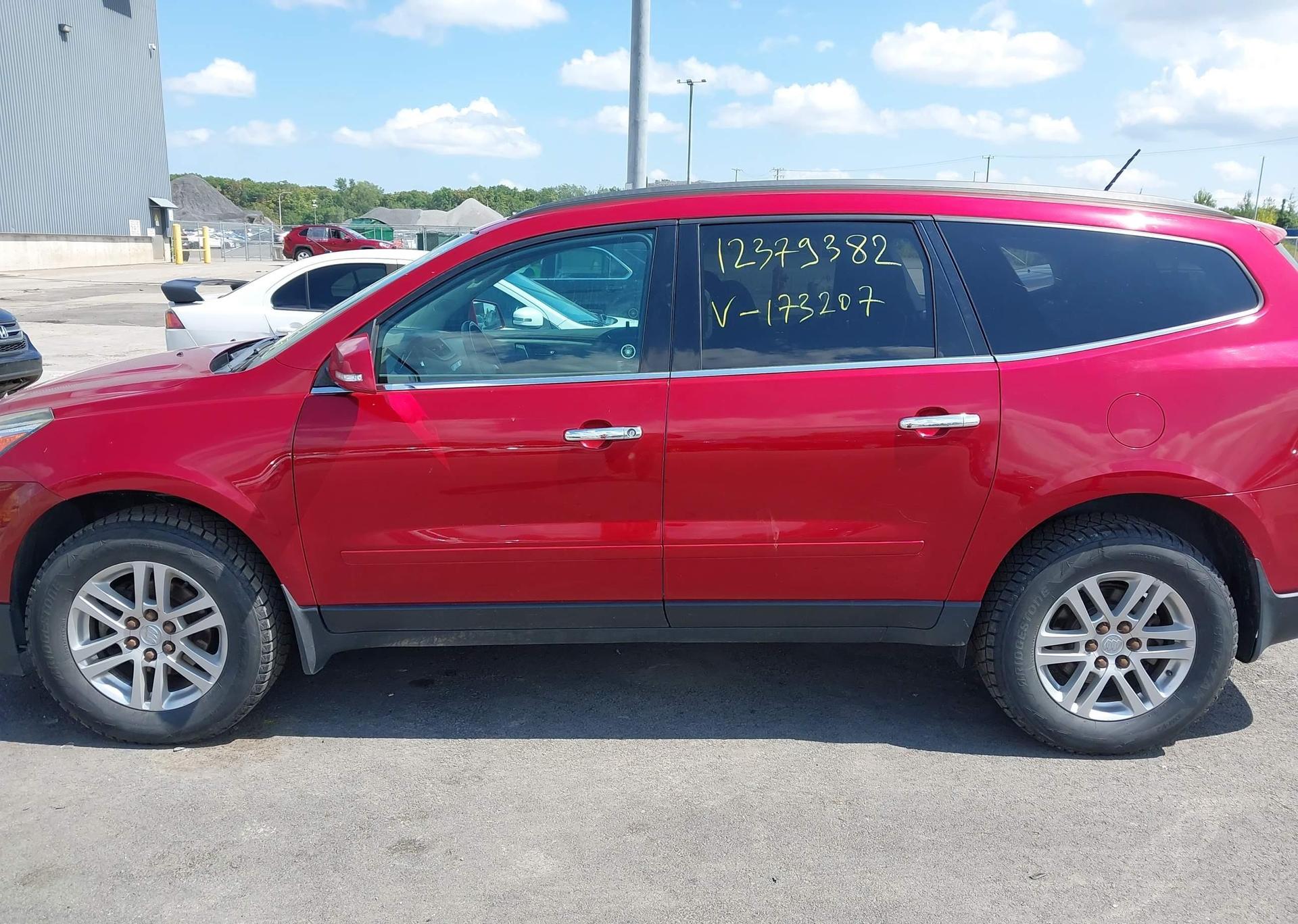 2014 CHEVROLET TRAVERSE LT