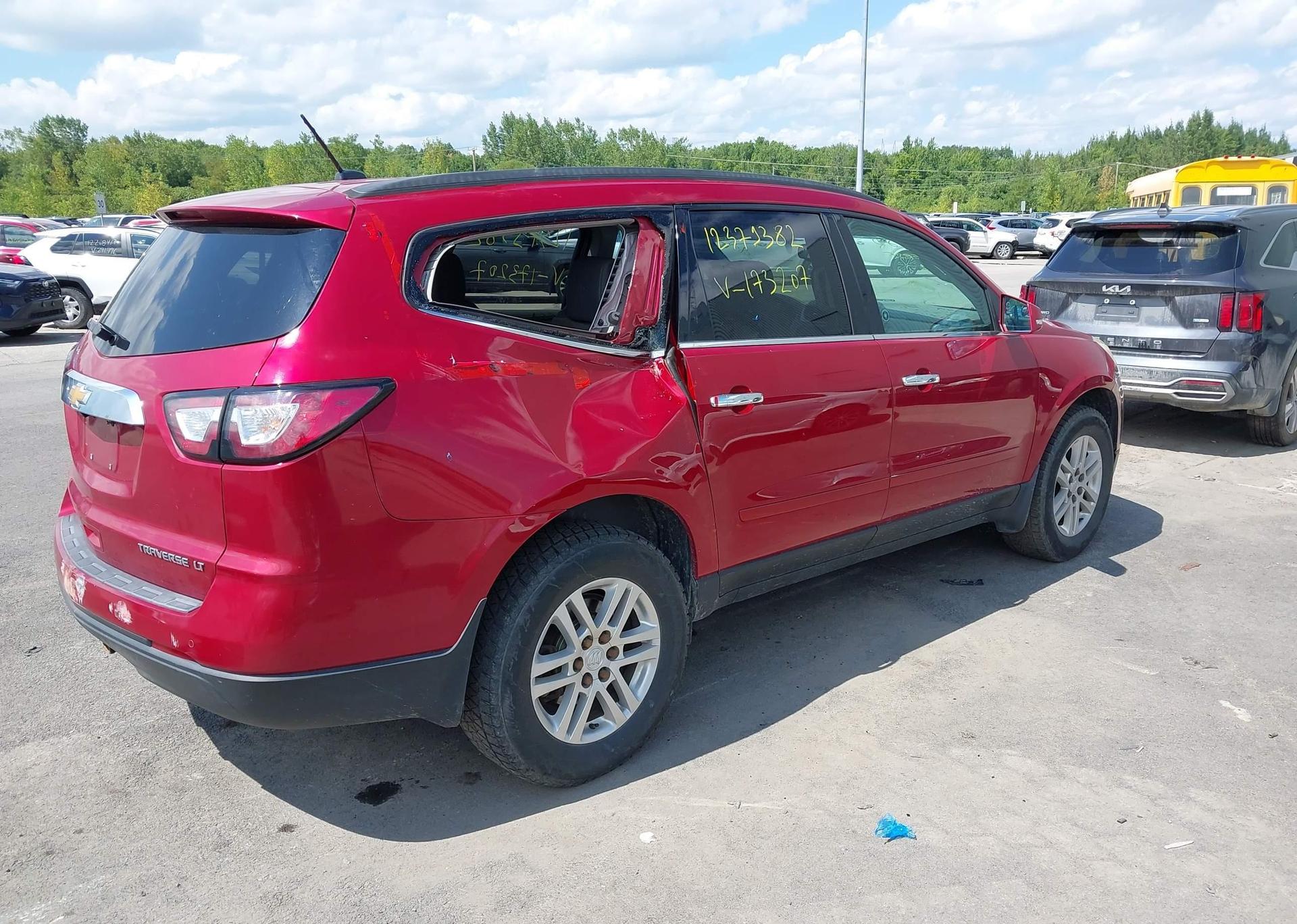 2014 CHEVROLET TRAVERSE LT