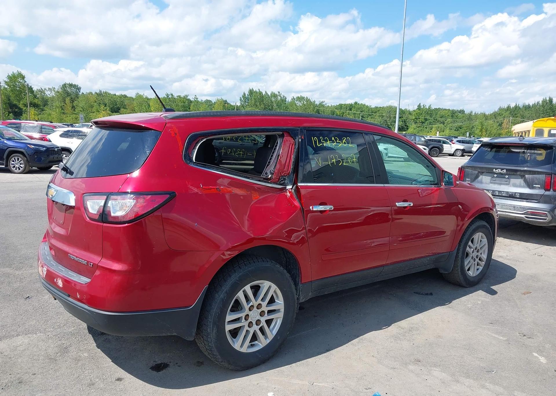 2014 CHEVROLET TRAVERSE LT