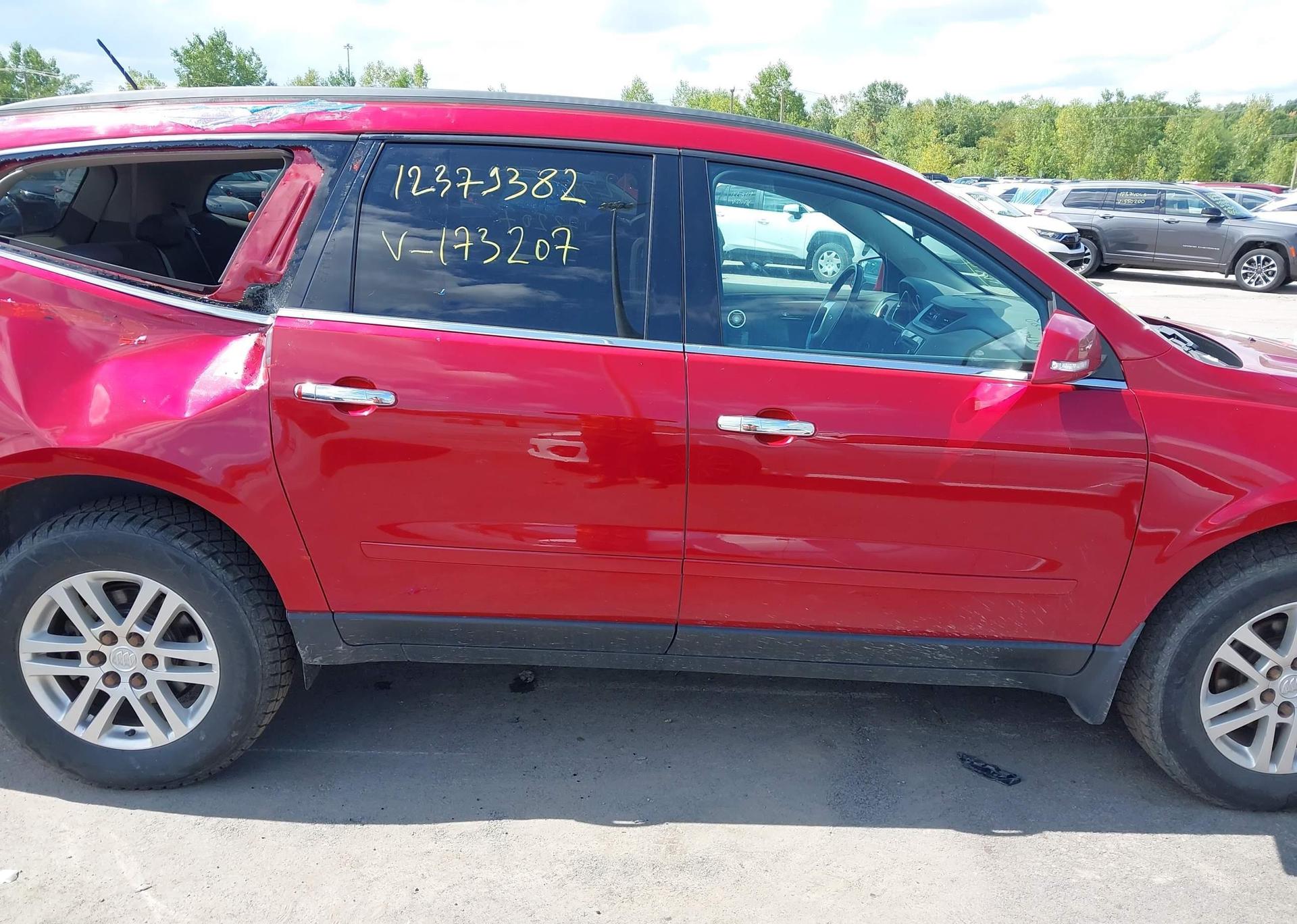2014 CHEVROLET TRAVERSE LT