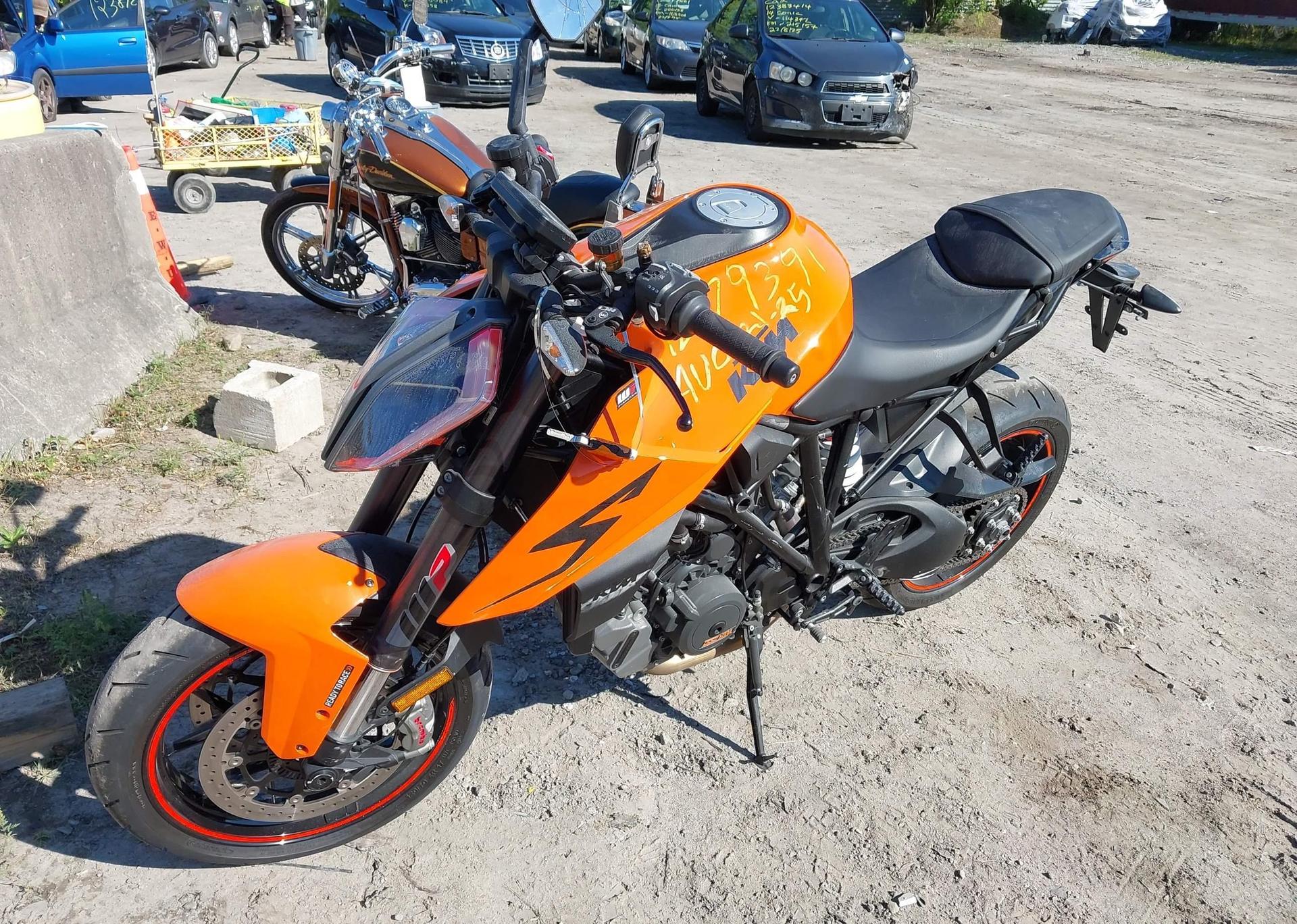 2017 KTM 1290 SUPER DUKE R