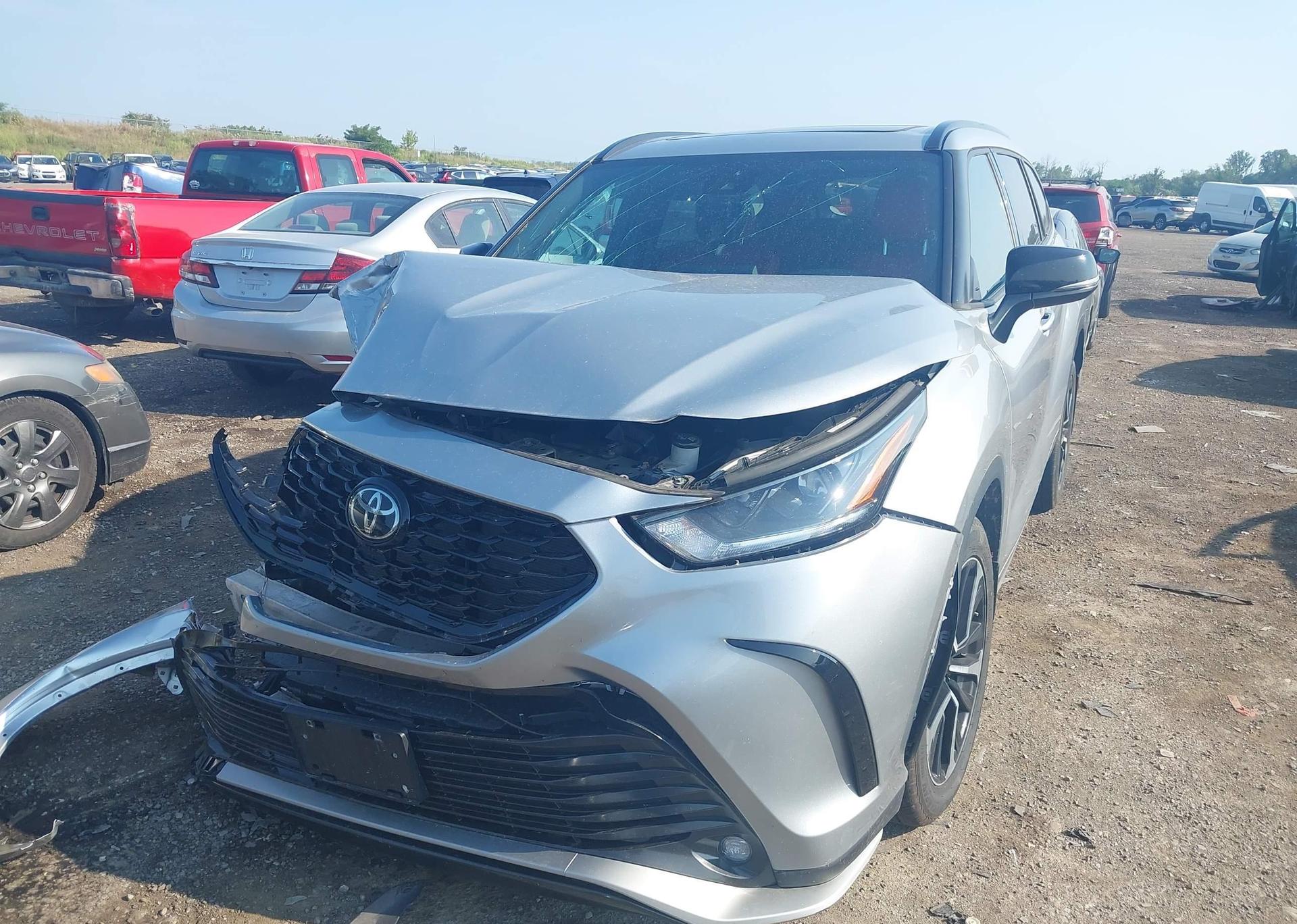 2022 TOYOTA HIGHLANDER XSE