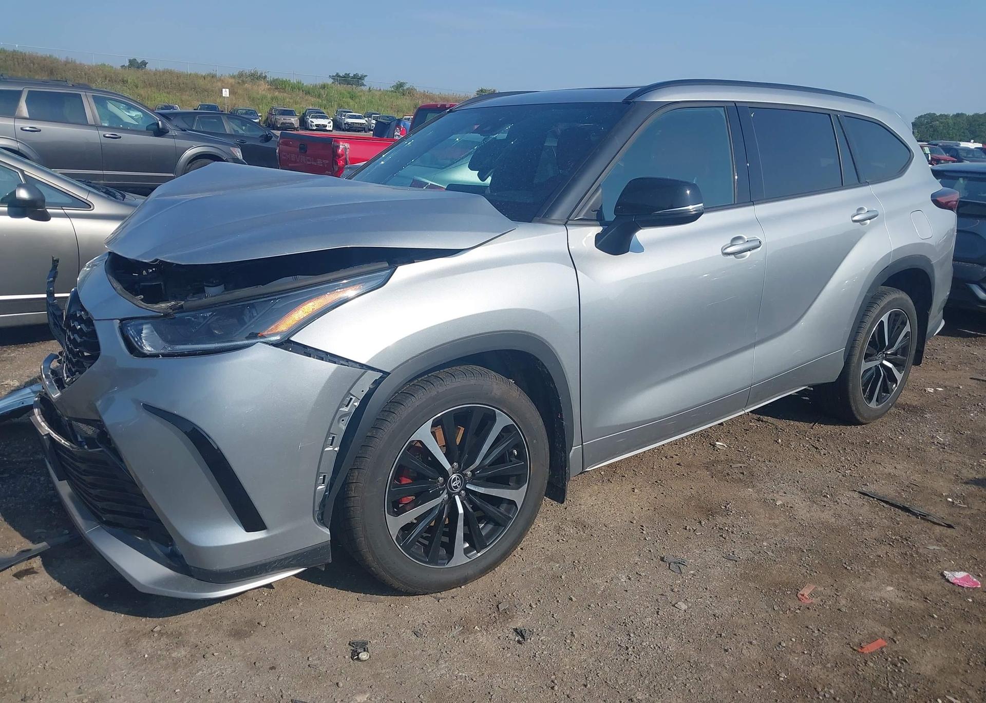 2022 TOYOTA HIGHLANDER XSE