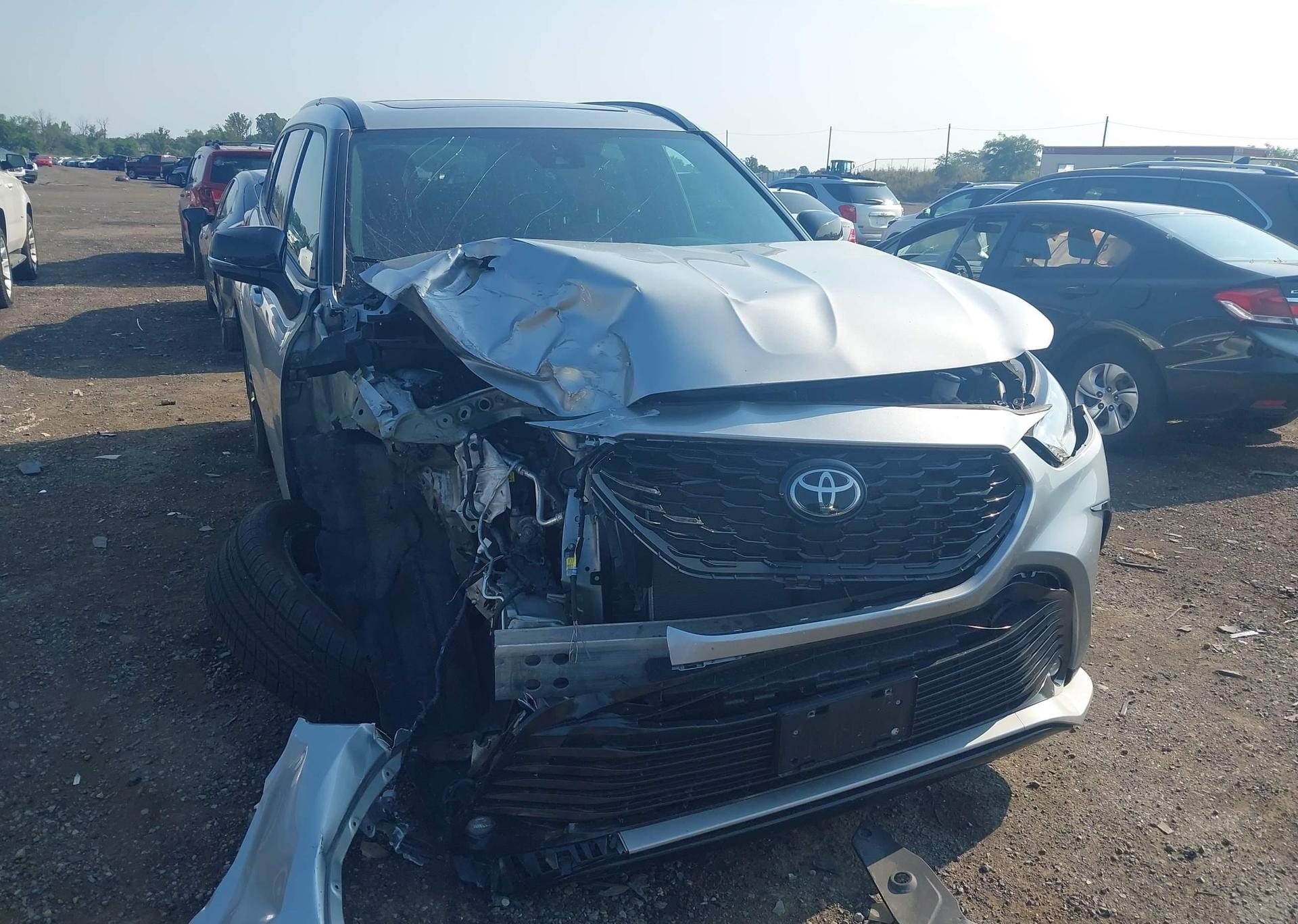 2022 TOYOTA HIGHLANDER XSE