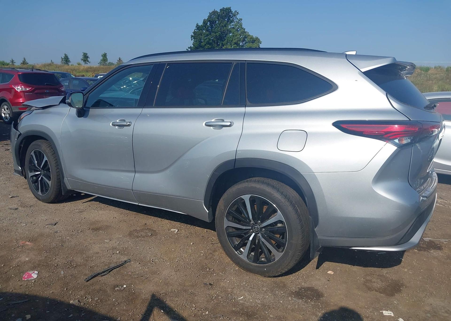 2022 TOYOTA HIGHLANDER XSE