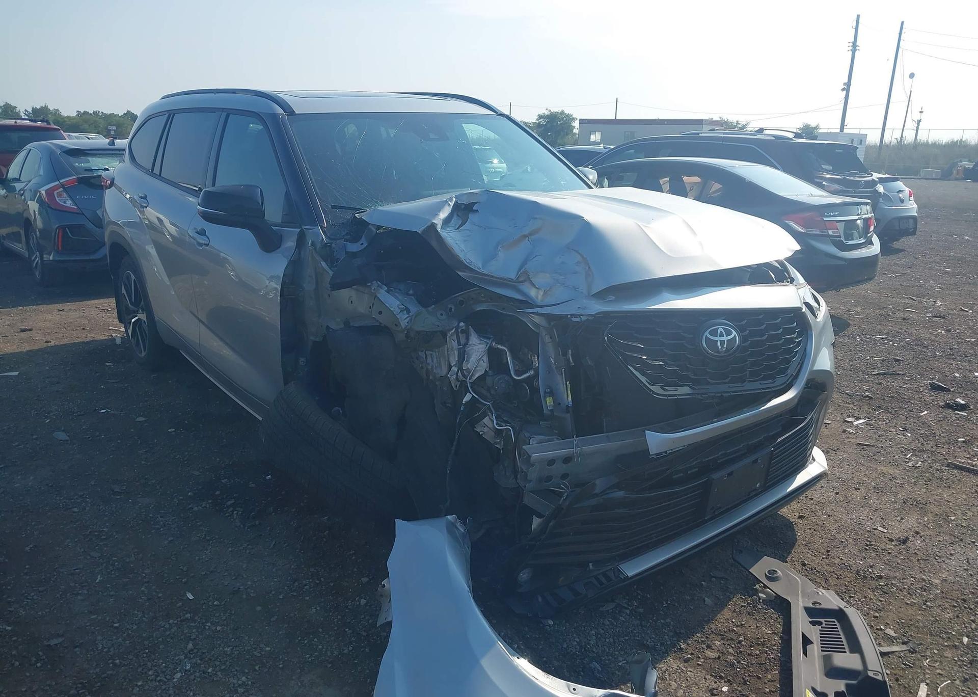 2022 TOYOTA HIGHLANDER XSE