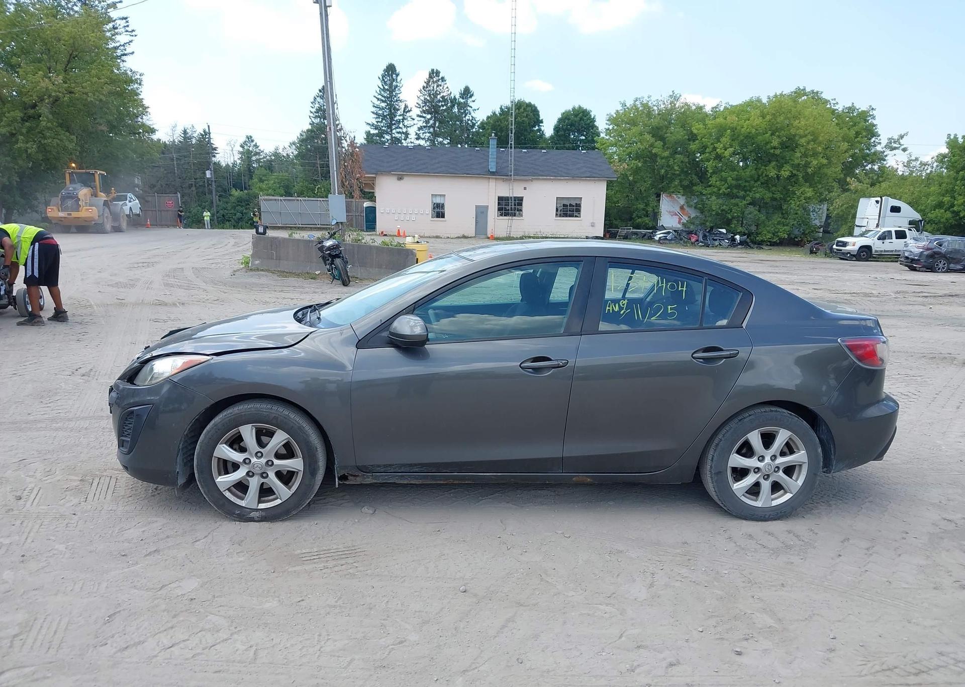 2011 MAZDA 3 I