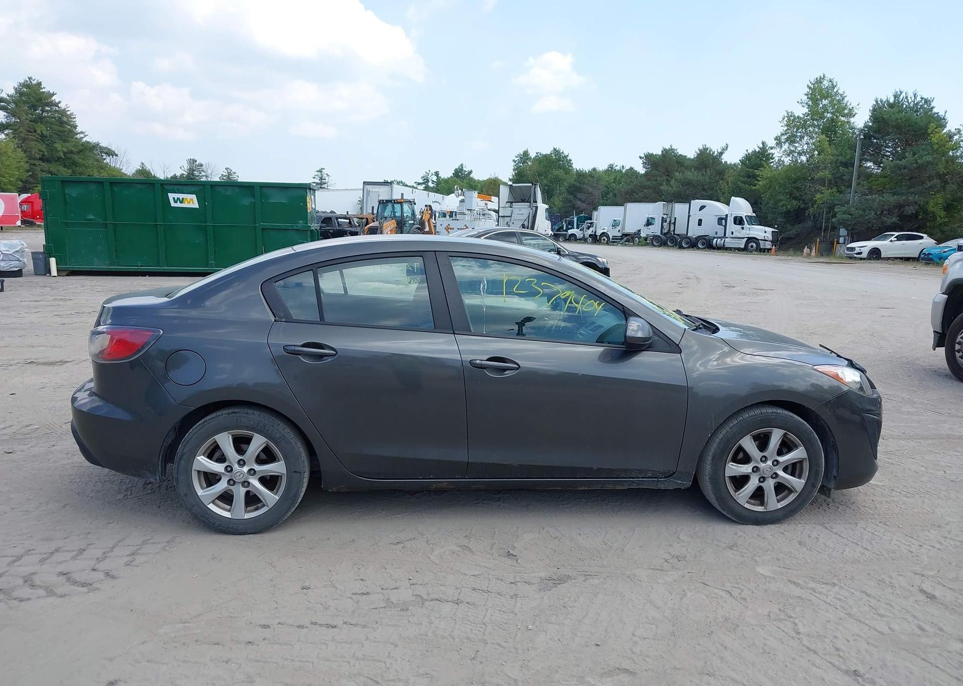2011 MAZDA 3 I