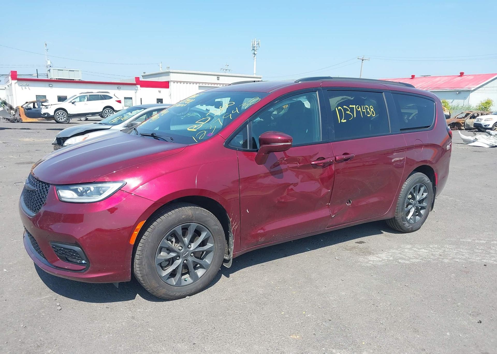 2022 CHRYSLER PACIFICA TOURING