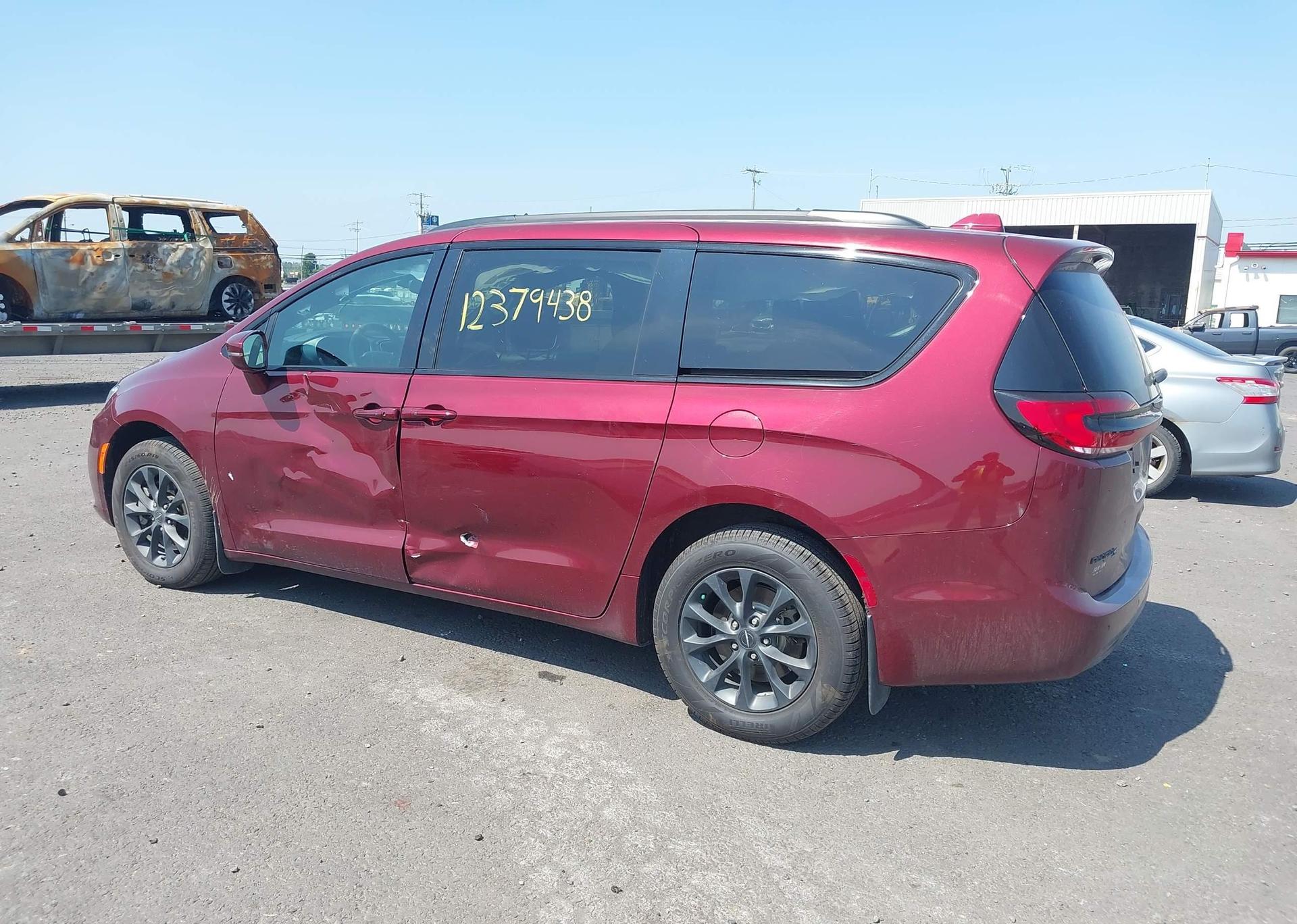 2022 CHRYSLER PACIFICA TOURING