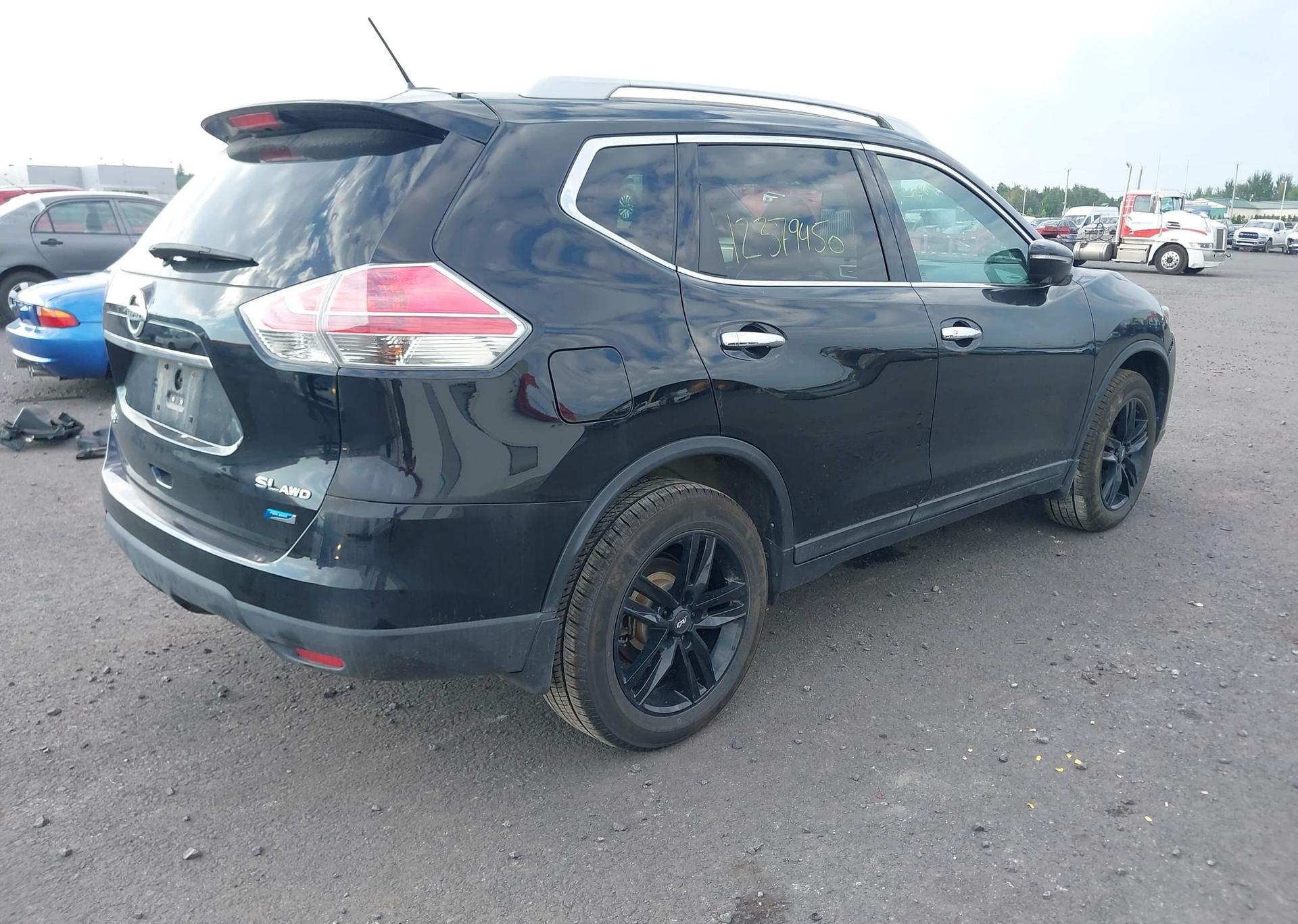 2015 NISSAN ROGUE S