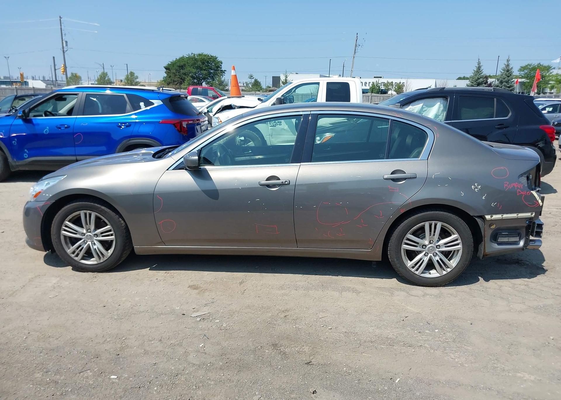 2012 INFINITI G25 JOURNEY