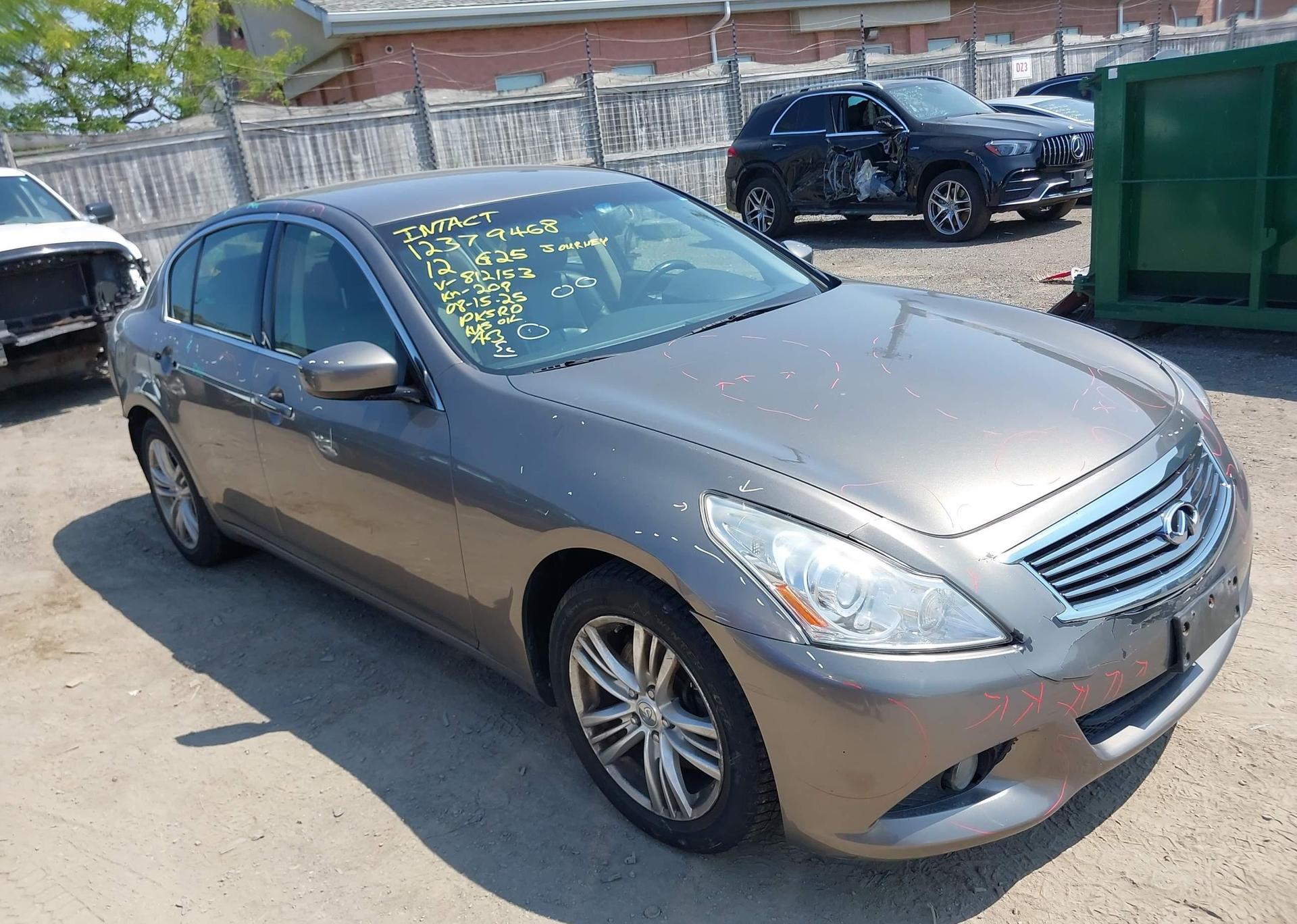 2012 INFINITI G25 JOURNEY