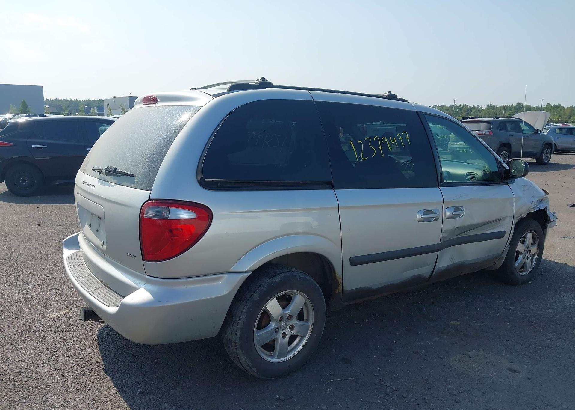 2006 DODGE CARAVAN SXT