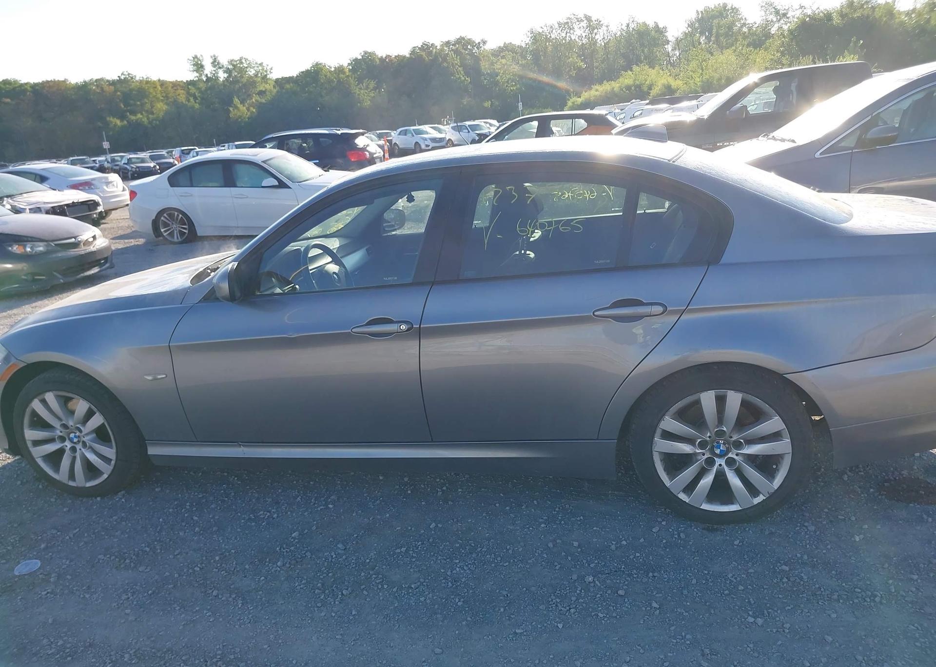 2009 BMW 323 I