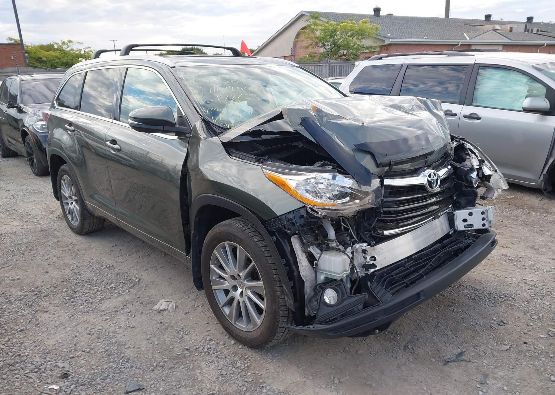 2015 TOYOTA highlander xle