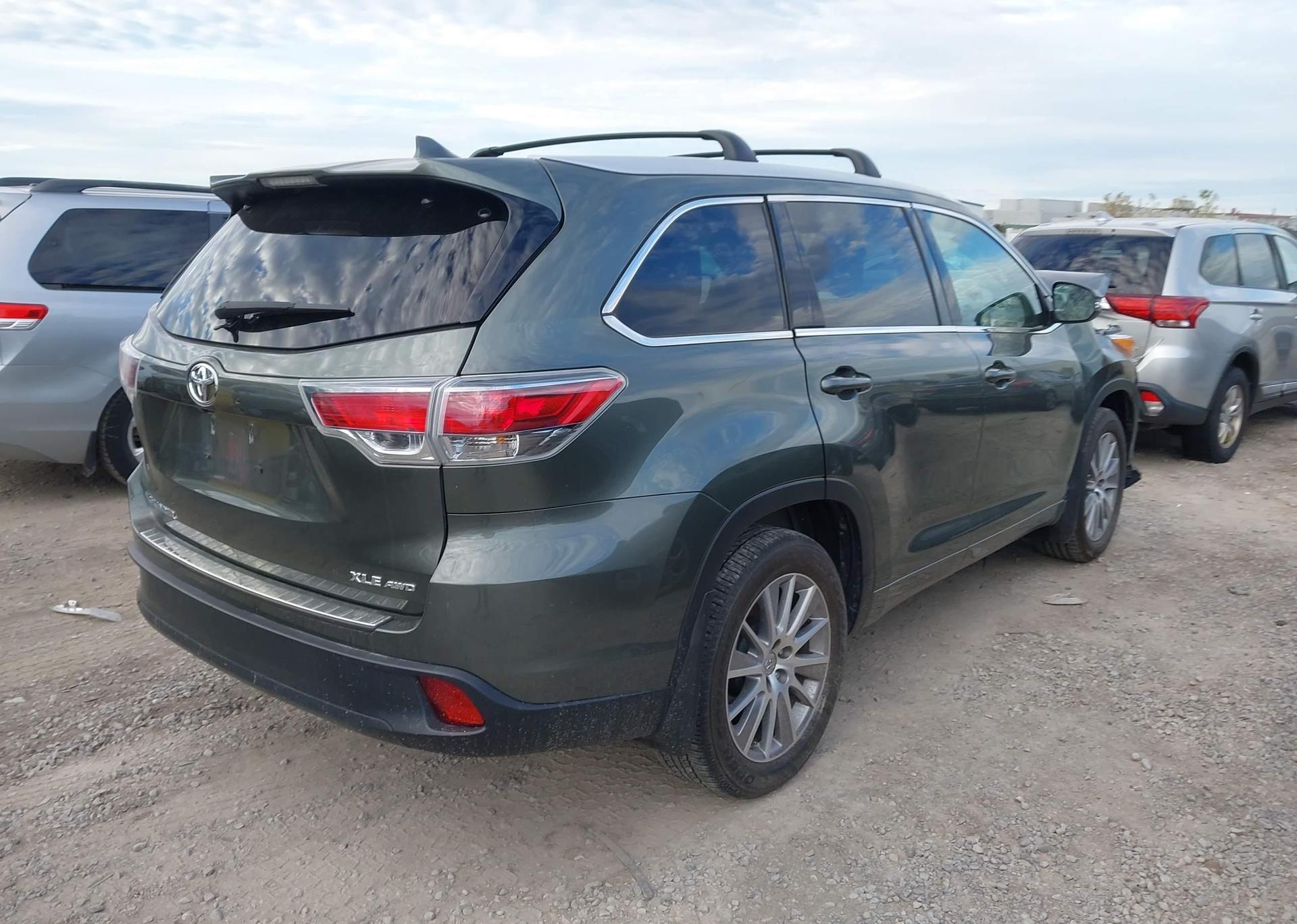 2015 TOYOTA highlander xle