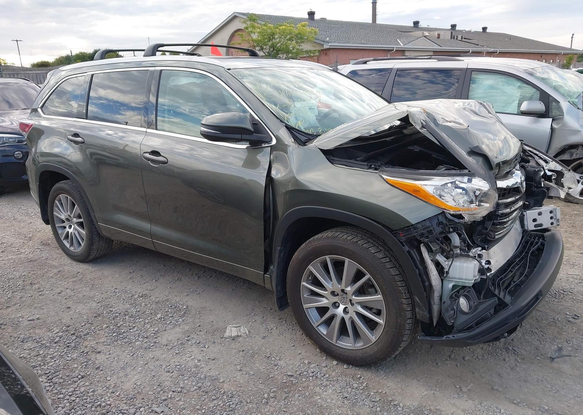 2015 TOYOTA highlander xle
