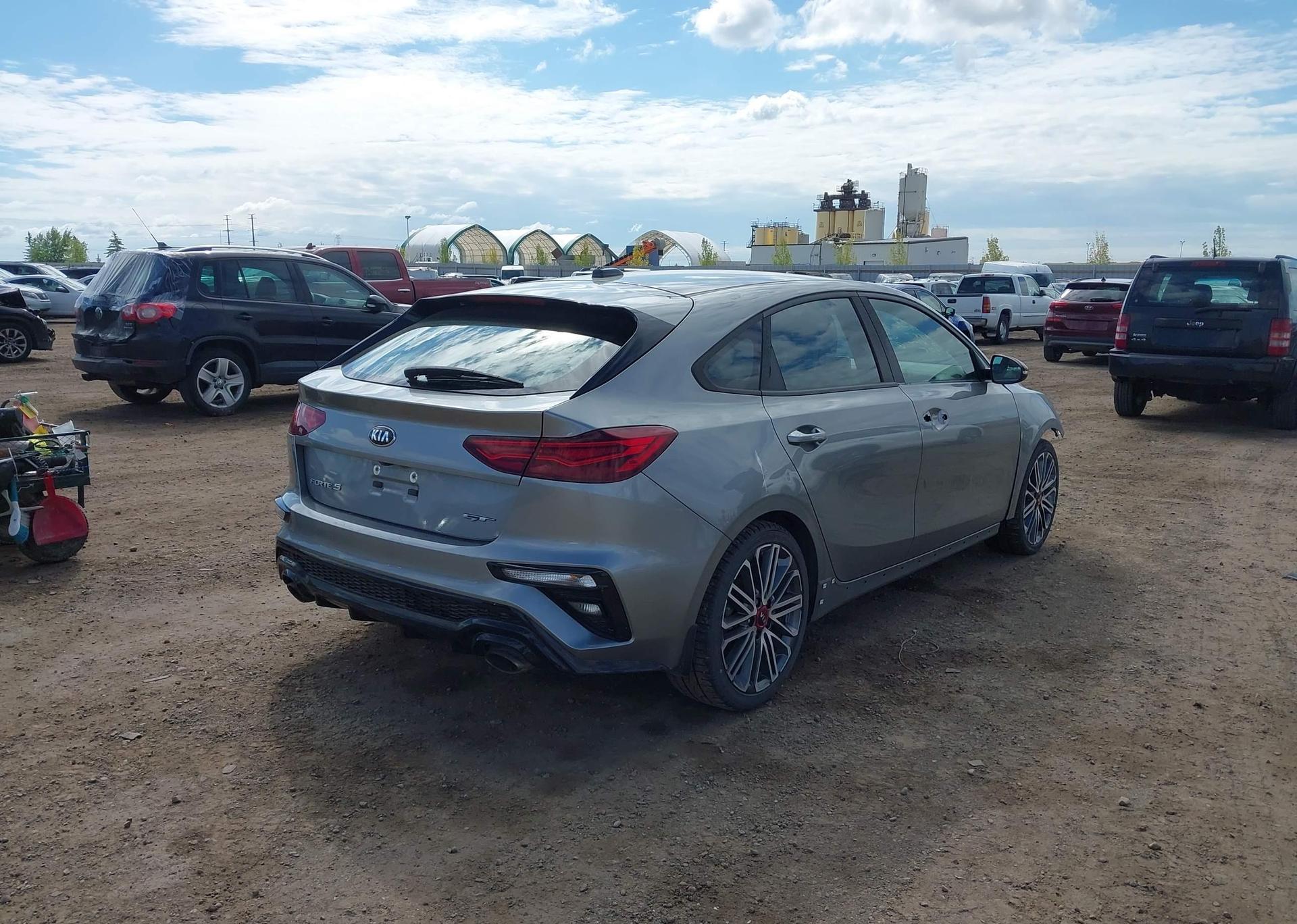 2021 KIA FORTE5 GT