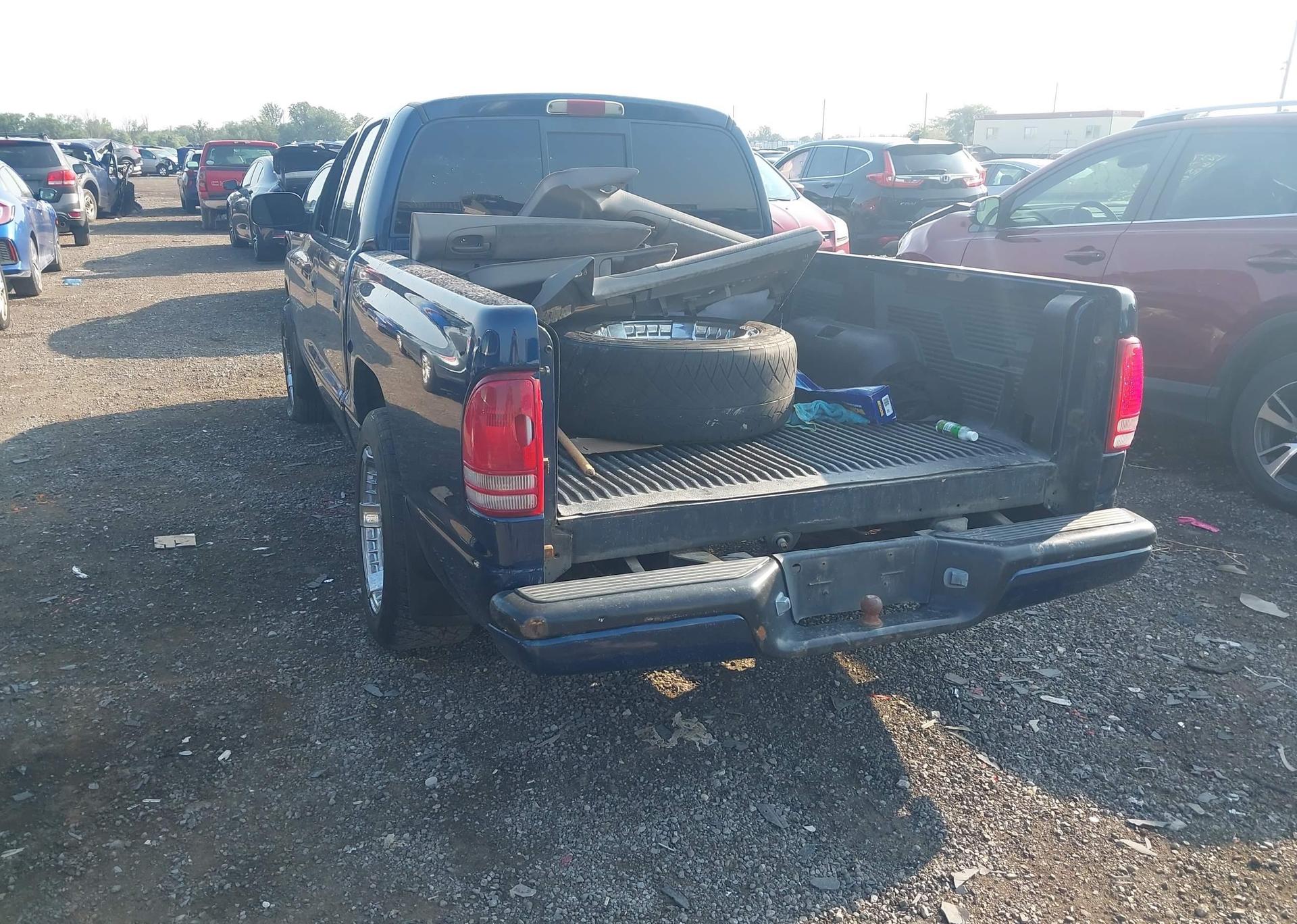 2001 DODGE DAKOTA QUAD