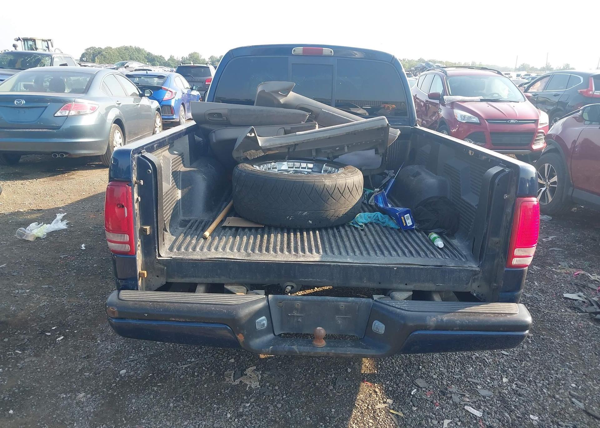 2001 DODGE DAKOTA QUAD