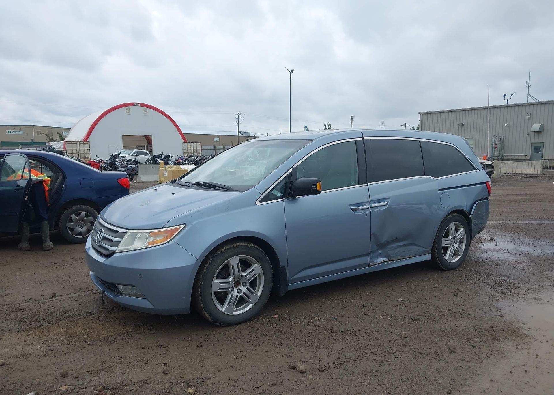 2011 HONDA ODYSSEY TOURING
