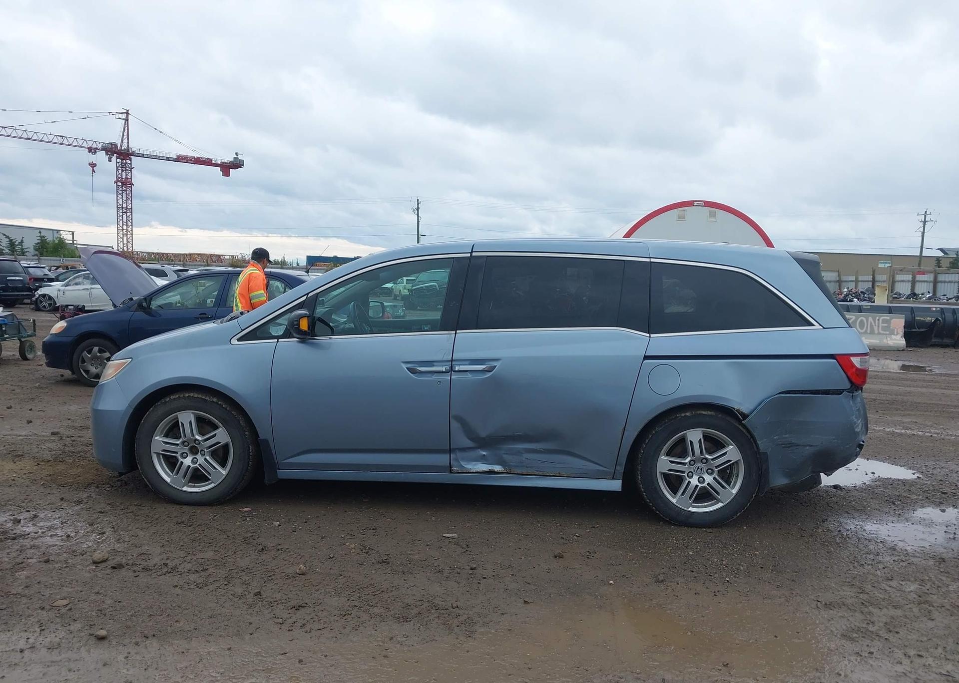 2011 HONDA ODYSSEY TOURING