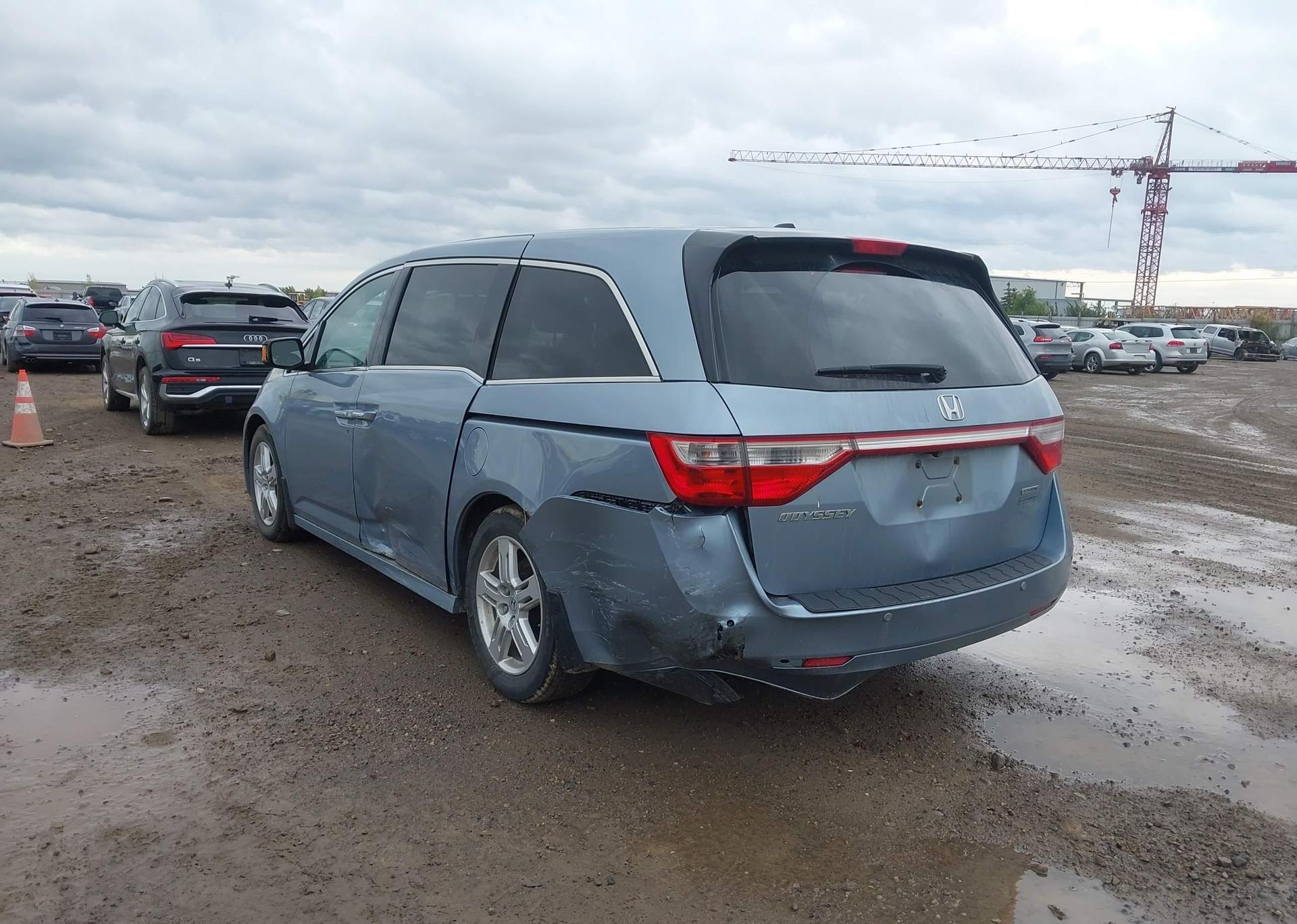 2011 HONDA ODYSSEY TOURING
