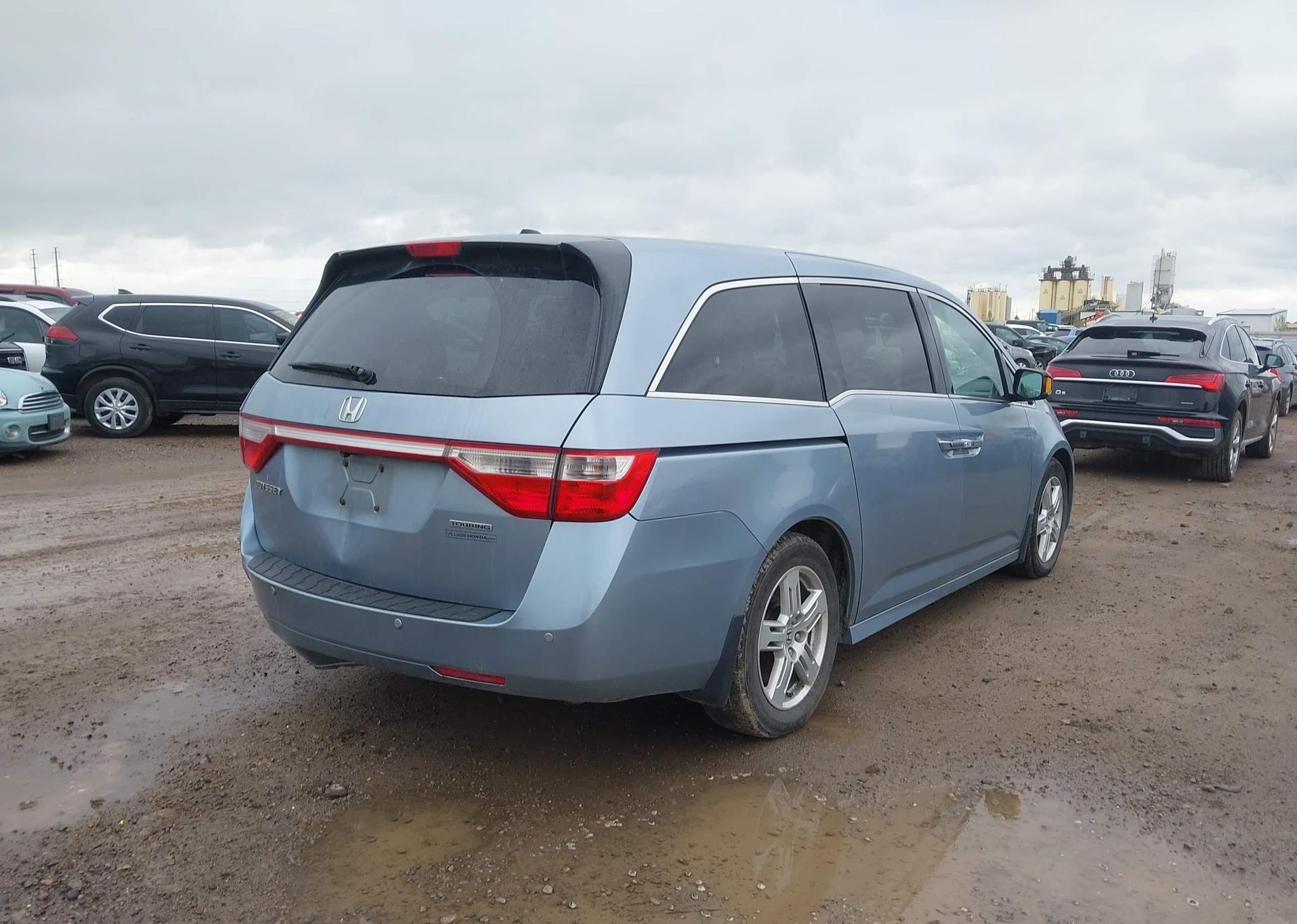 2011 HONDA ODYSSEY TOURING