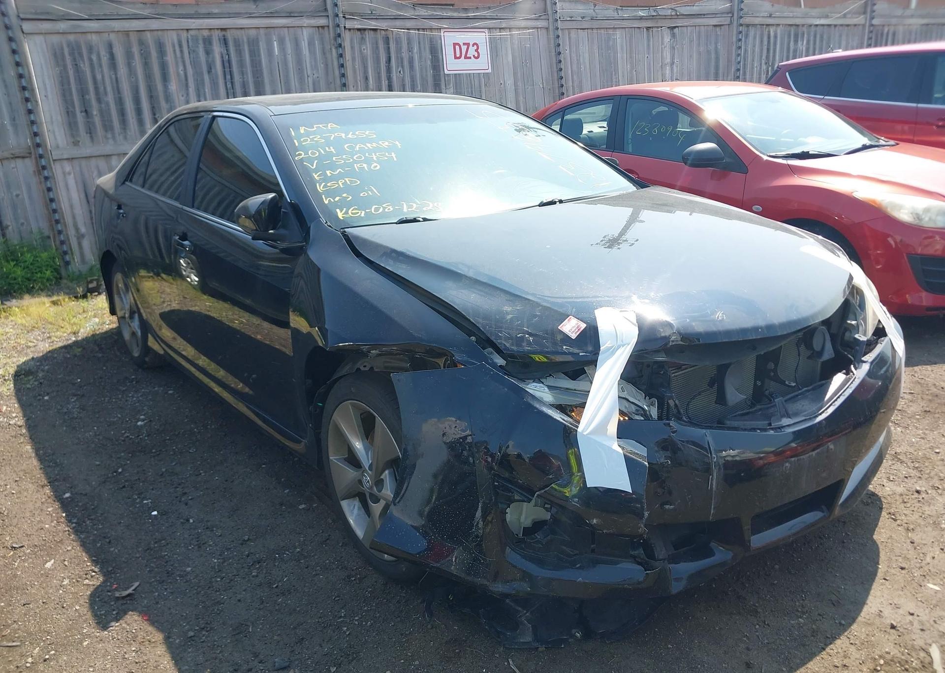 2014 TOYOTA camry se