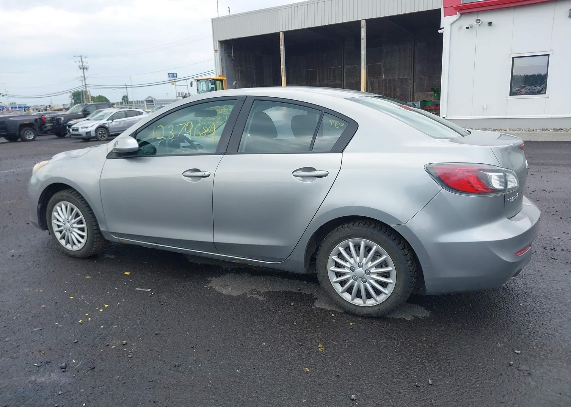 2012 MAZDA 3 I