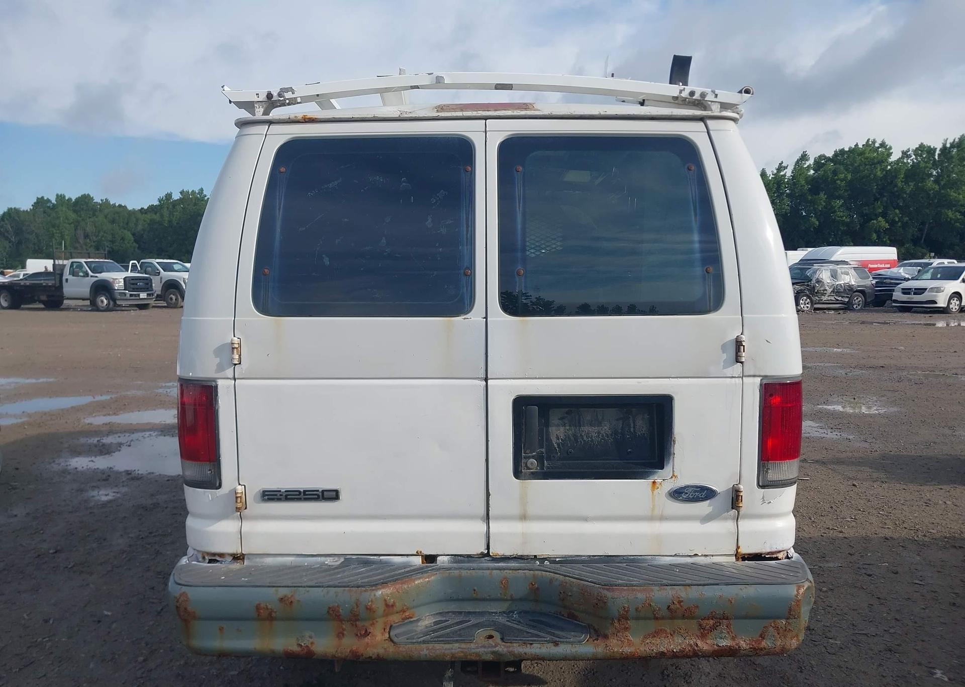 2006 FORD ECONOLINE E250 VAN