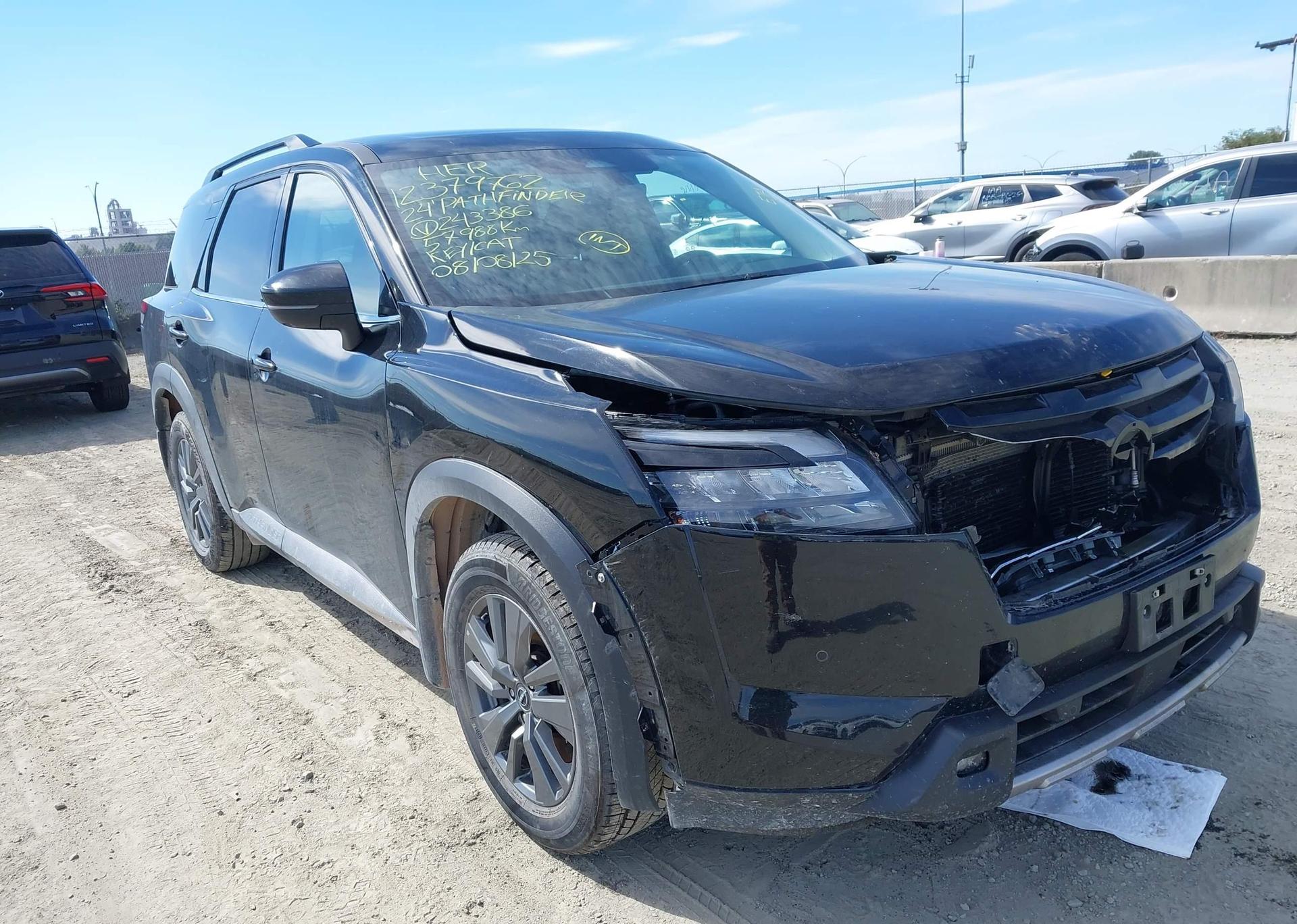 2024 NISSAN PATHFINDER SV