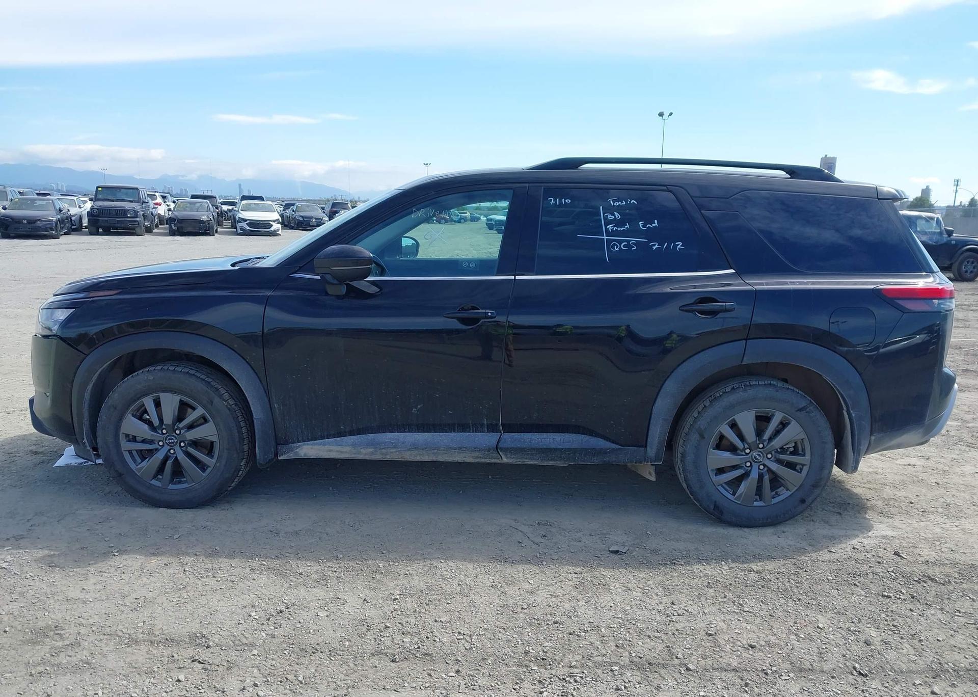 2024 NISSAN PATHFINDER SV