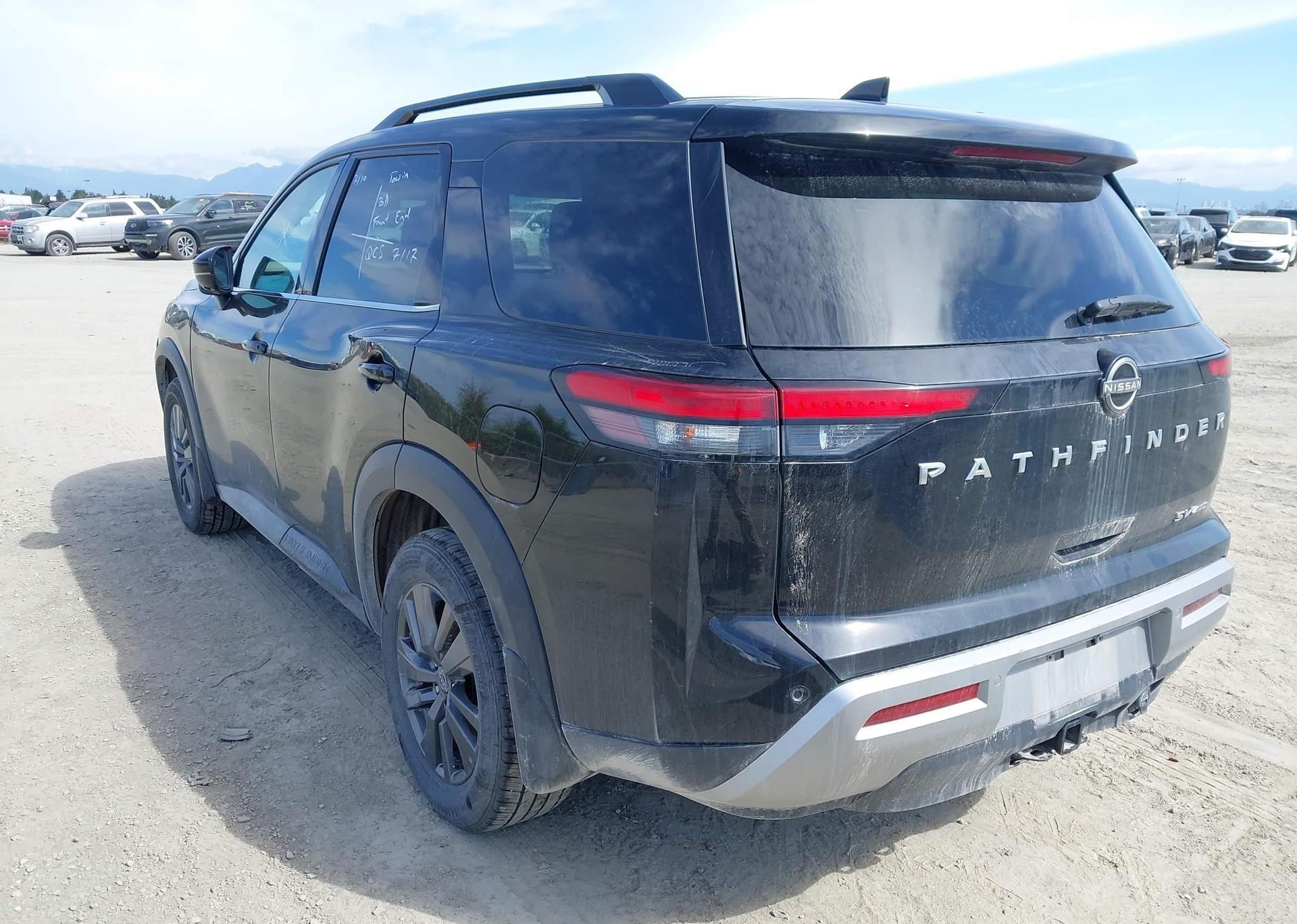 2024 NISSAN PATHFINDER SV