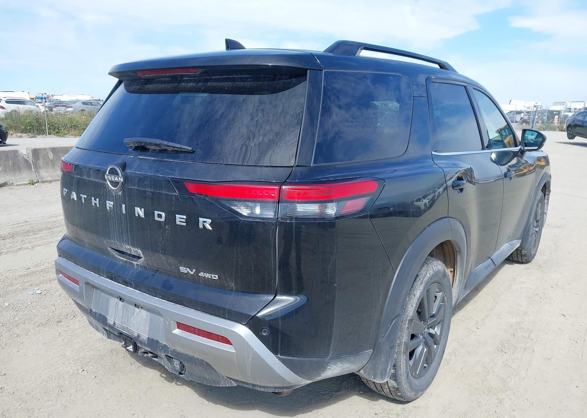 2024 NISSAN PATHFINDER SV